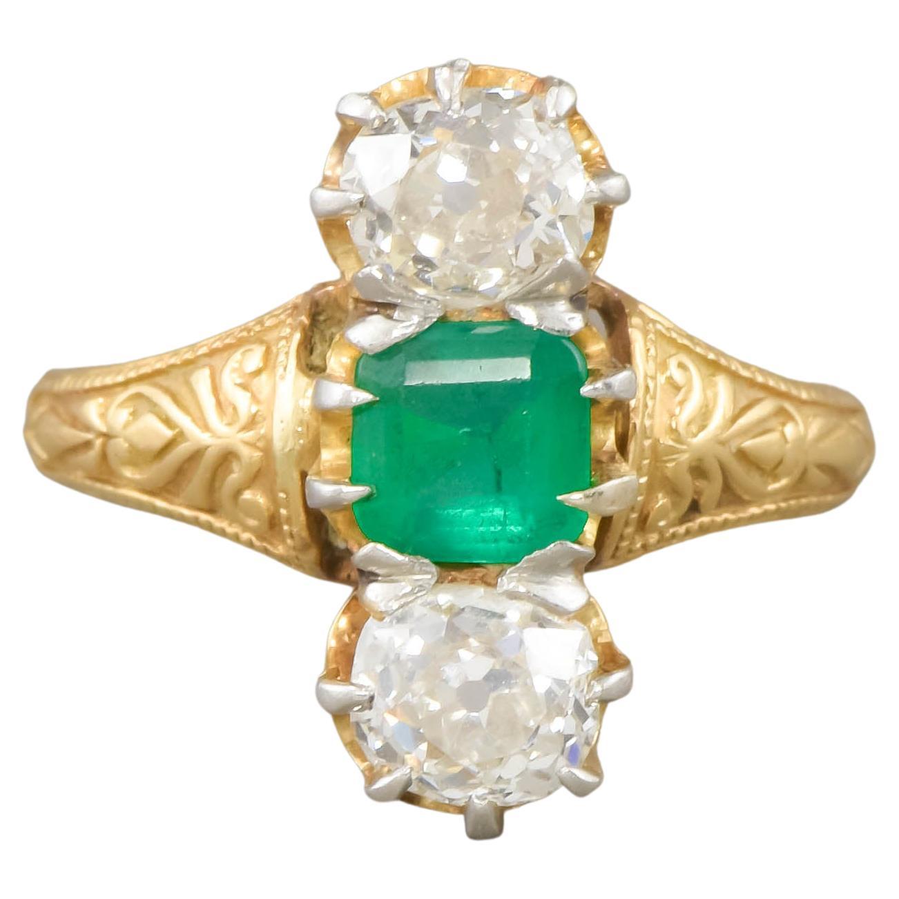 Antique Old Mine Cut Diamond & Emerald Ring in 18K Gold For Sale