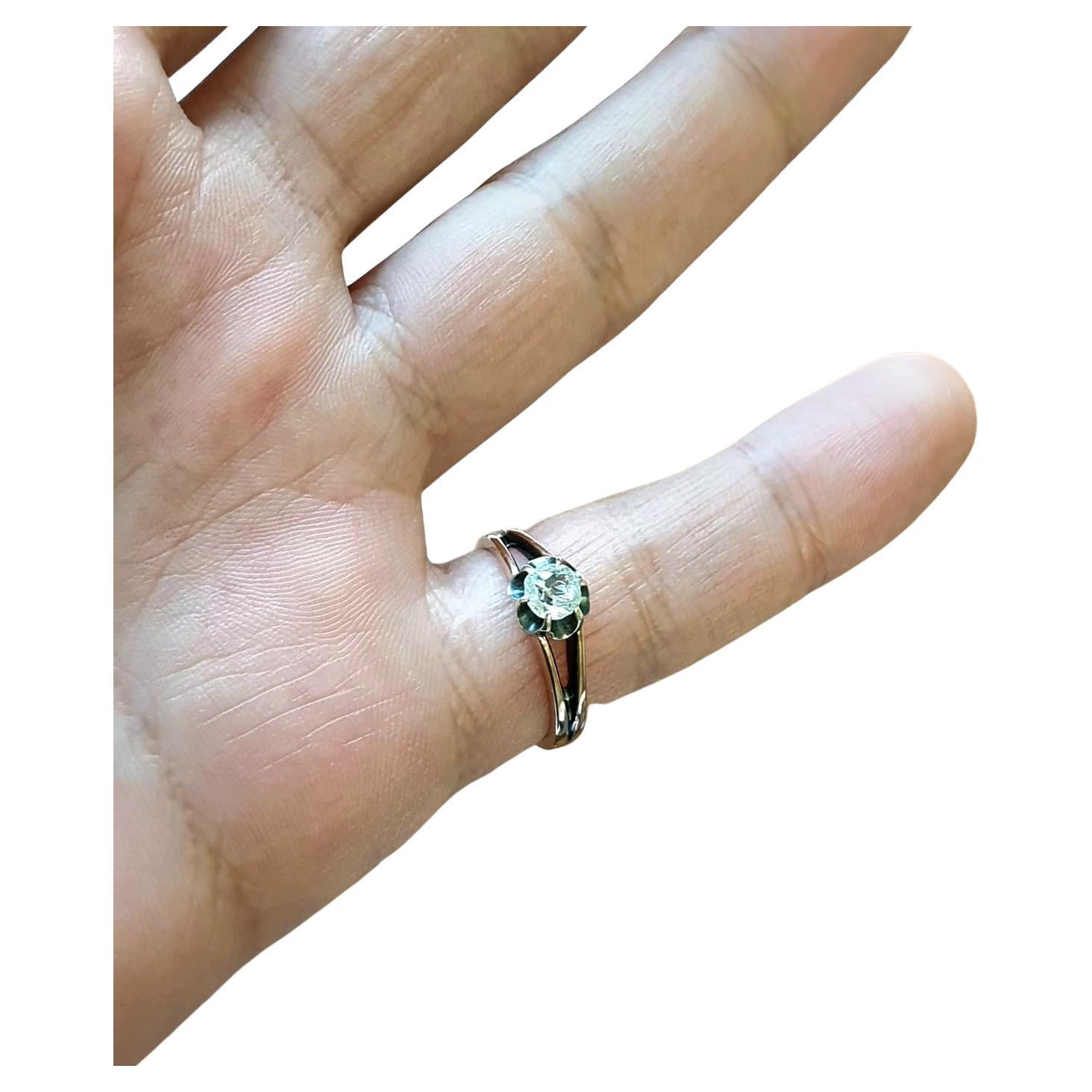 Antiker Solitär-Ring aus Gold mit Diamant im alten Minenschliff im Angebot 1