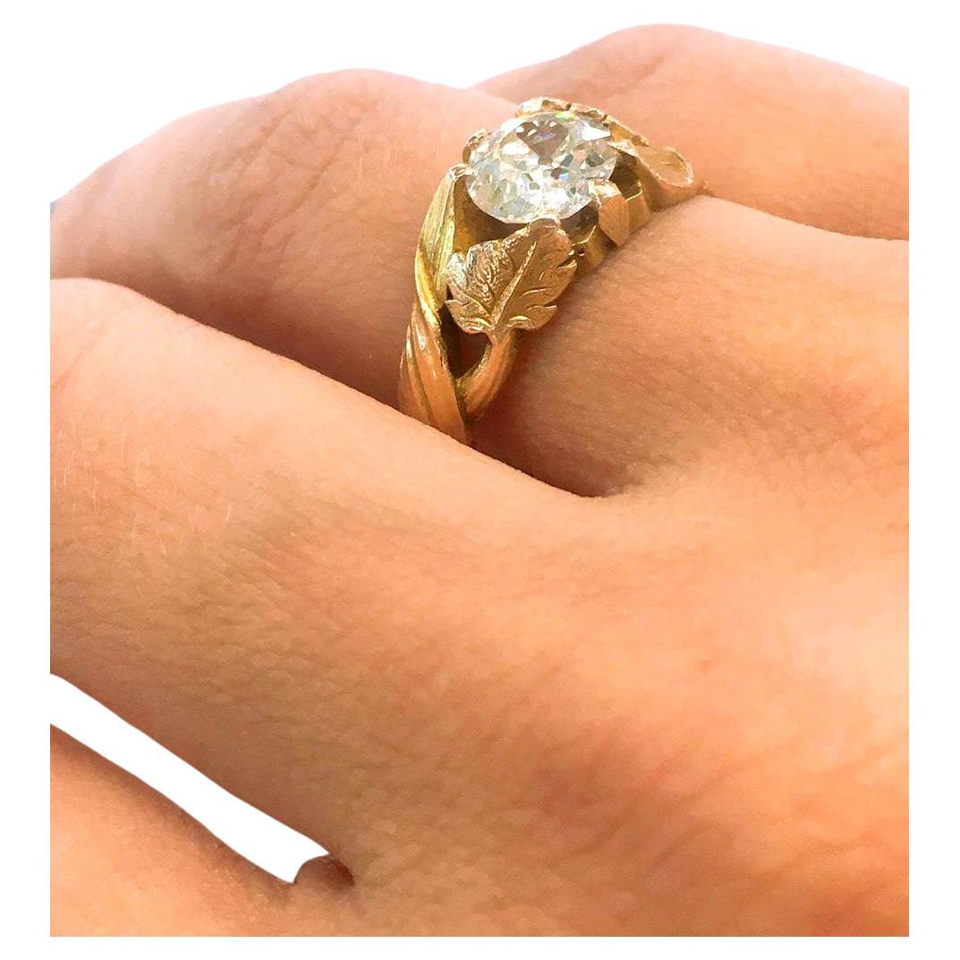 Antico anello russo con diamante taglio miniera in magnifico stile open work centrato con diamante taglio miniera stimato peso 1,3 carati diametro 6,10 mm H. H. White vs clearity hall marcato 56 imperial gold standard russo e marchio di saggio