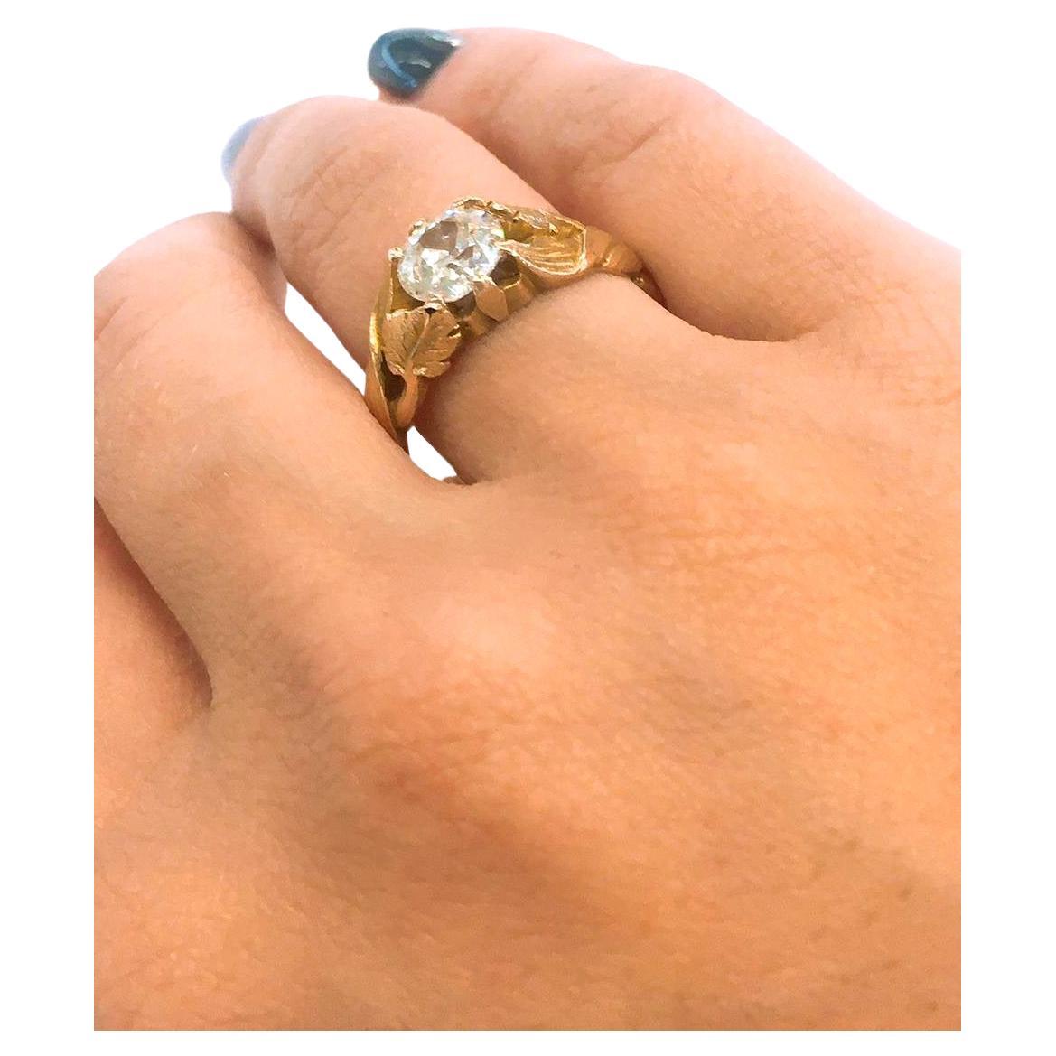 Antico anello solitario in oro russo con diamante taglio miniera In condizioni buone in vendita a Cairo, EG