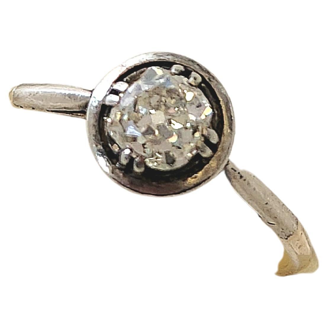 Antiker russischer Solitär-Ring mit Diamant im alten Minenschliff