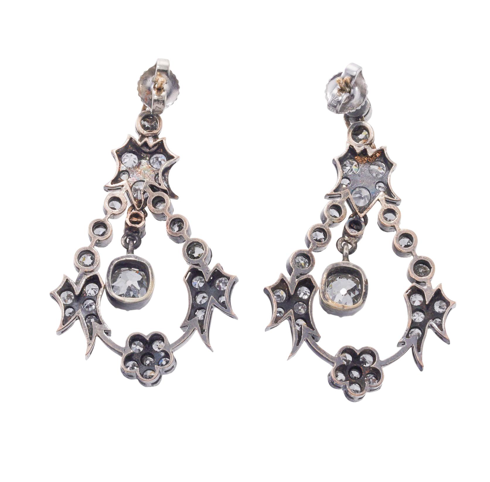Antique Old Mine Cut Diamond Silver and Gold Drop Earrings In Excellent Condition For Sale In New York, NY