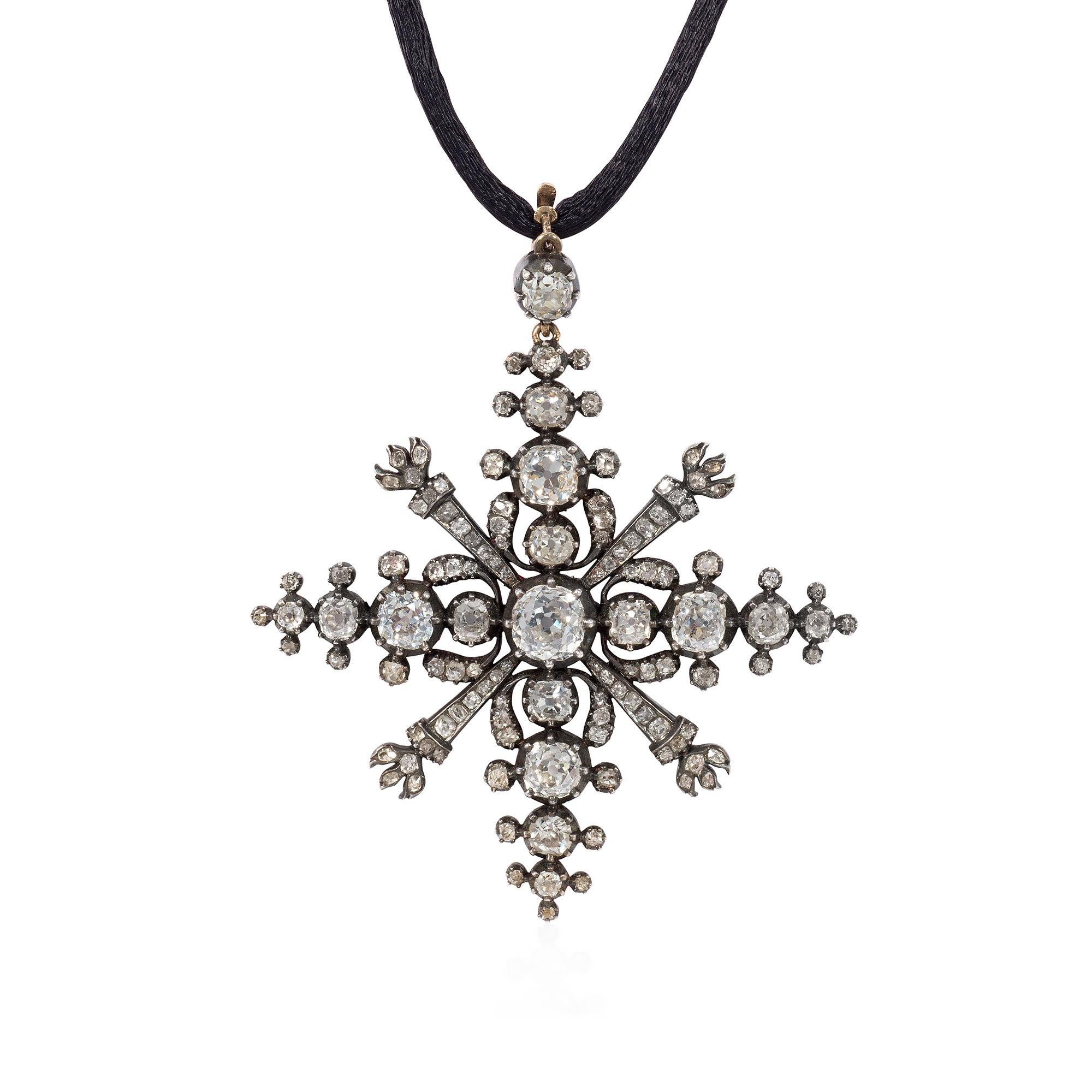 Colgante antiguo de diamantes talla vieja en forma de estrella en oro bañado en plata Talla antigua en venta