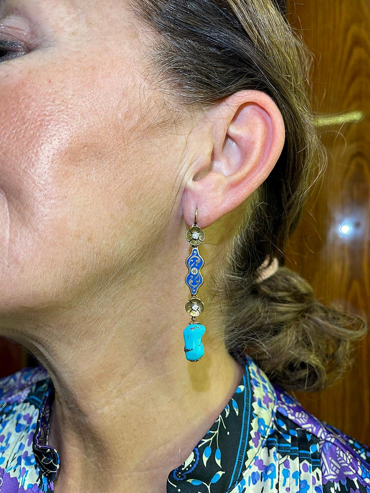 Boucle d'oreille ancienne en or 18k avec diamant naturel, turquoise et émail en vente 14
