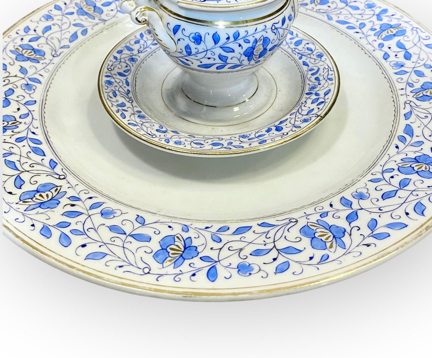 Antiguo Plato de Servicio y Servidor de Condimentos de Porcelana Azul y Dorada de Old Paris Oro en venta