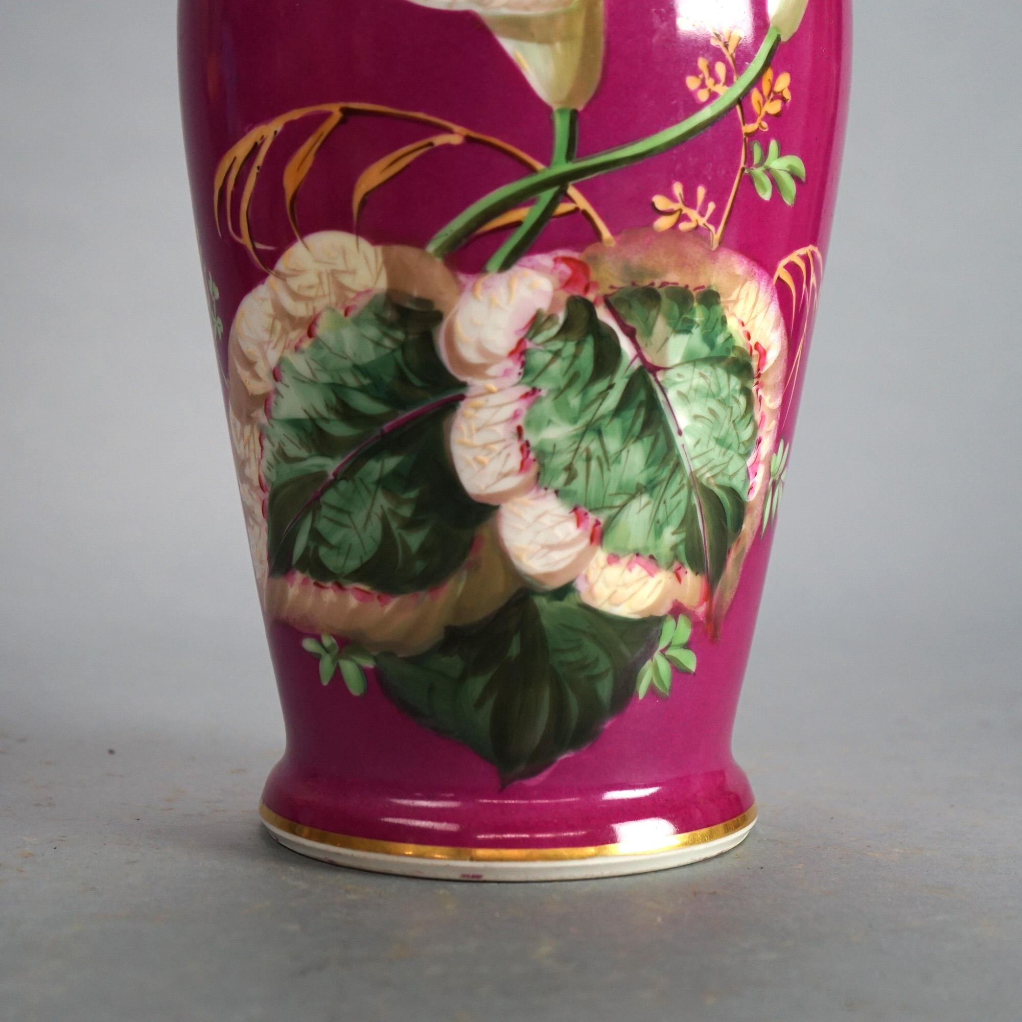 Antiguo jarrón de porcelana Old Paris decorado con flores y dorado C1890

Medidas - 13 1/8