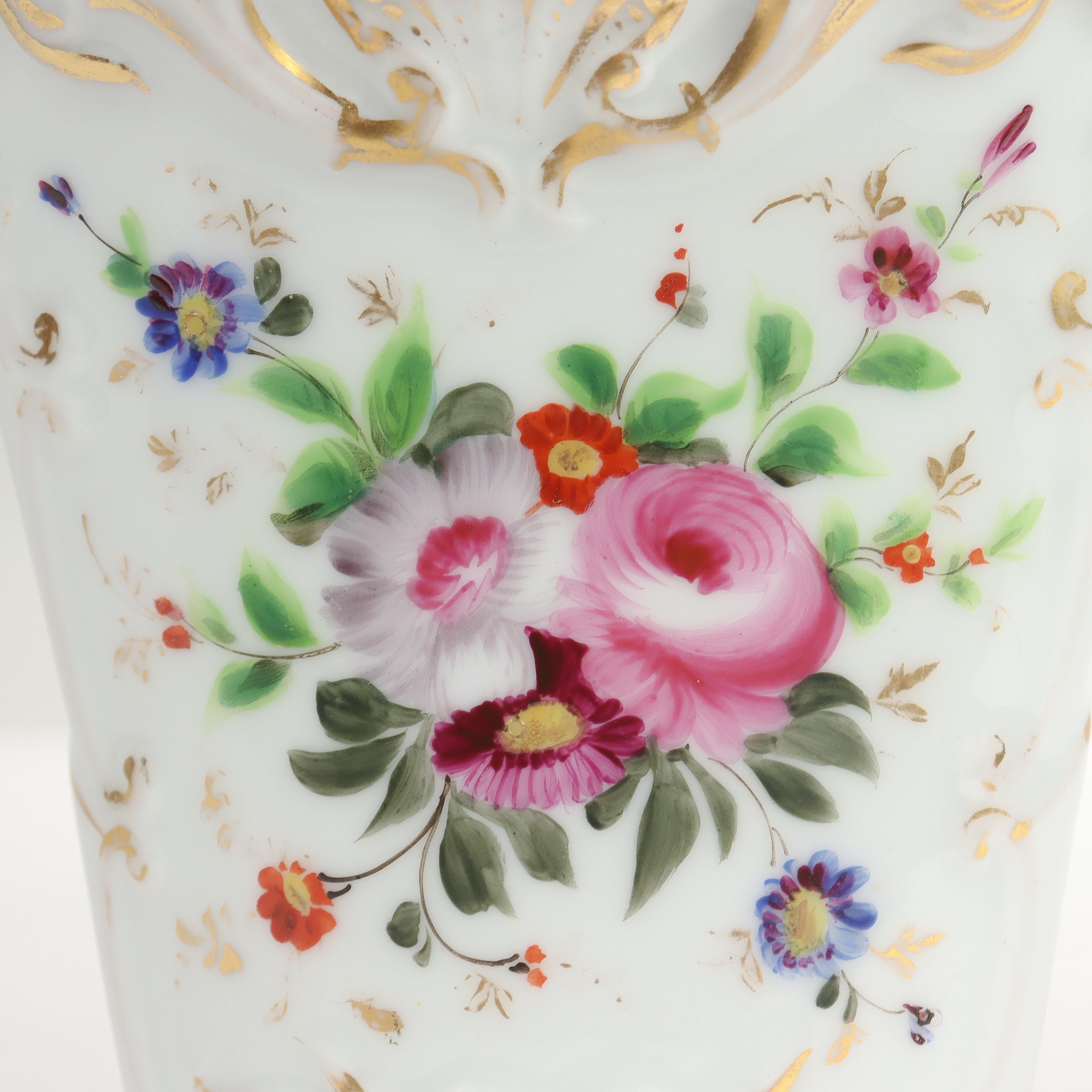 Painted Antique Old Paris or Vieux Paris Porcelain Fan Shaped Vase For Sale