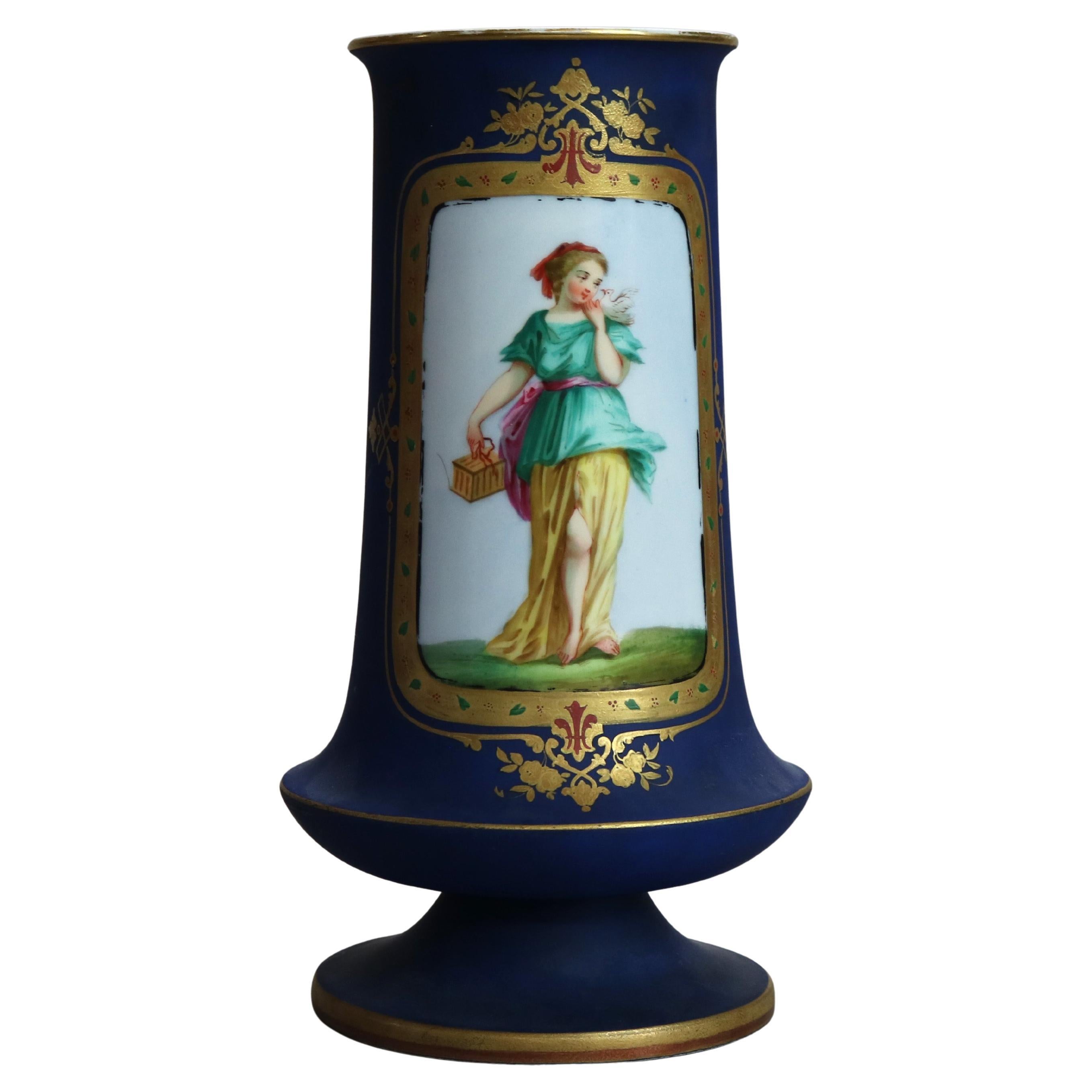Antiguo Jarrón Figurado de Porcelana Old Paris Pintado a Mano y Dorado C1890
