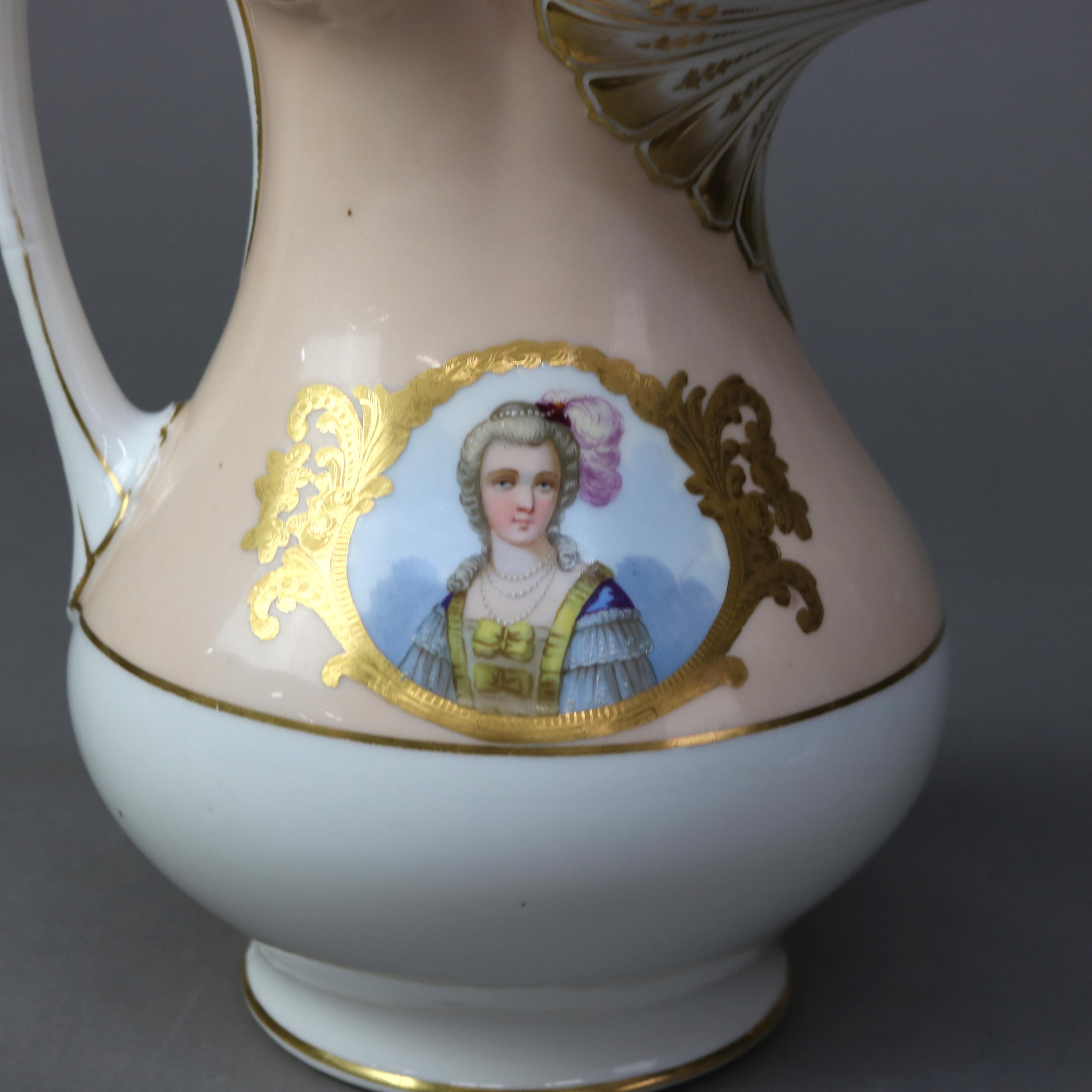 Porcelaine Ancien pichet à portrait en porcelaine de Paris peint à la main et doré c1890 en vente