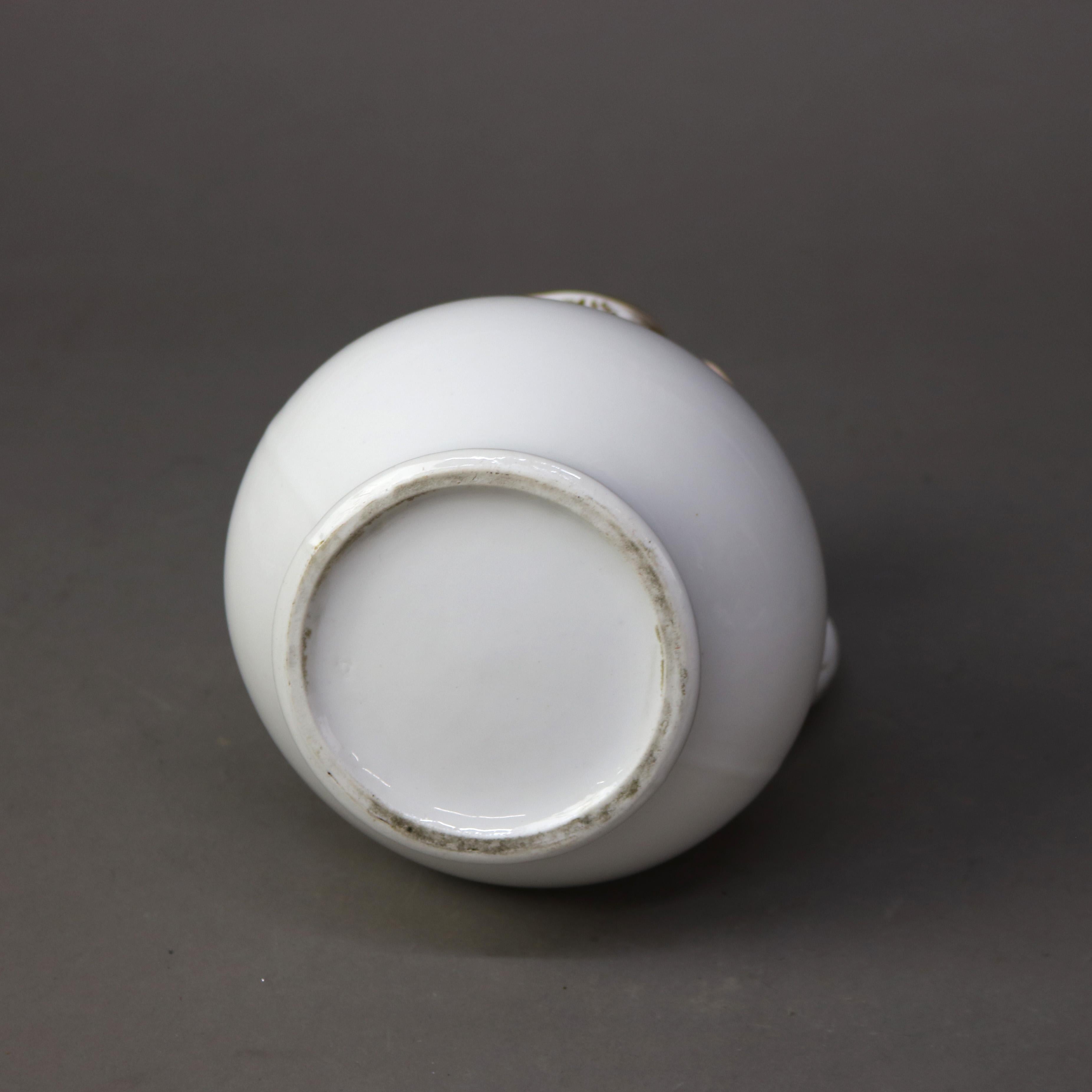 Ancien pichet à portrait en porcelaine de Paris peint à la main et doré c1890 en vente 1