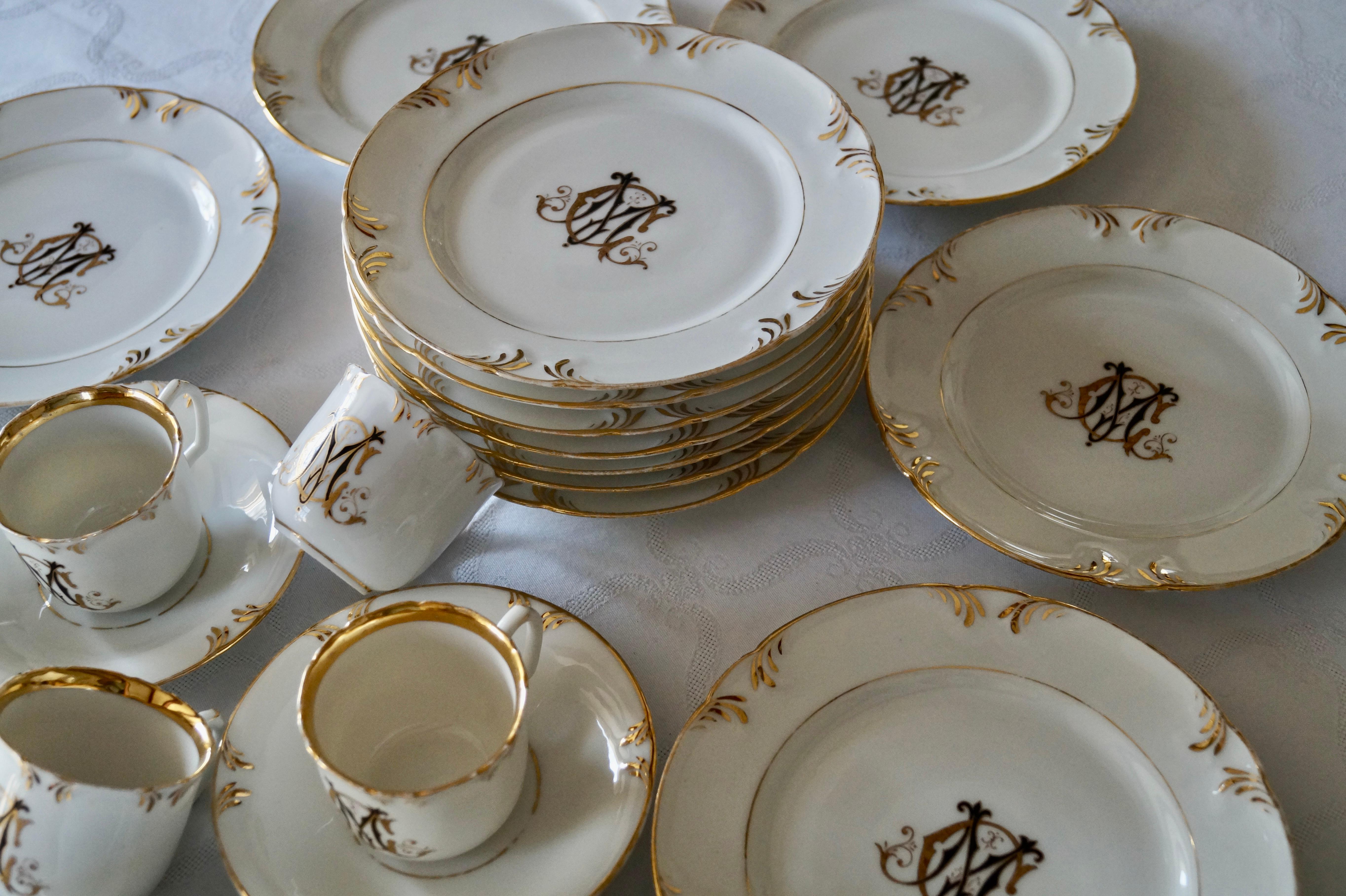 Late 19th Century Antique Old Paris Porcelain - Porcelaine de Paris Pastry Plates and Cups  For Sale