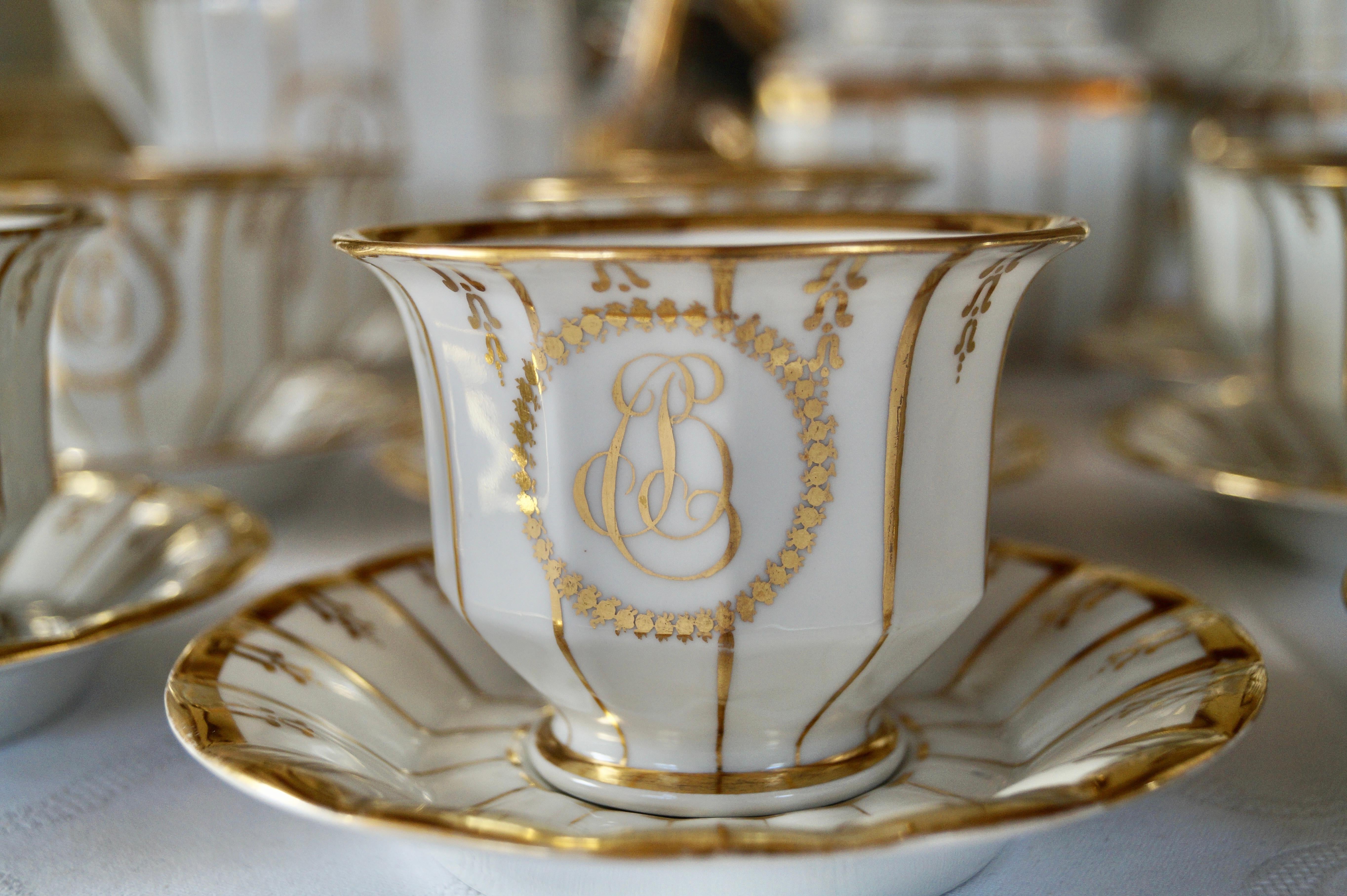 Empire Antiquité Old Paris Porcelaine - Porcelaine de Paris Service à Thé avec Monogramme  en vente