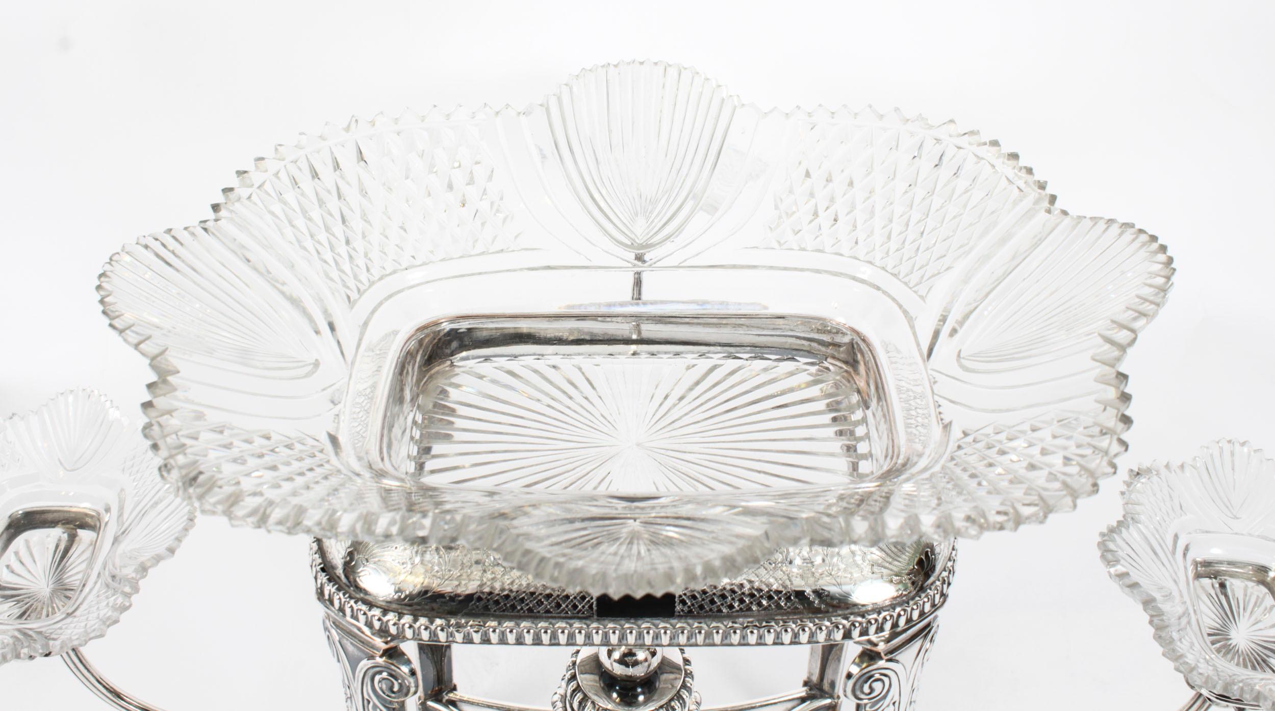Centro de mesa antiguo de Sheffield de cristal tallado C1820 Siglo XIX en venta 1