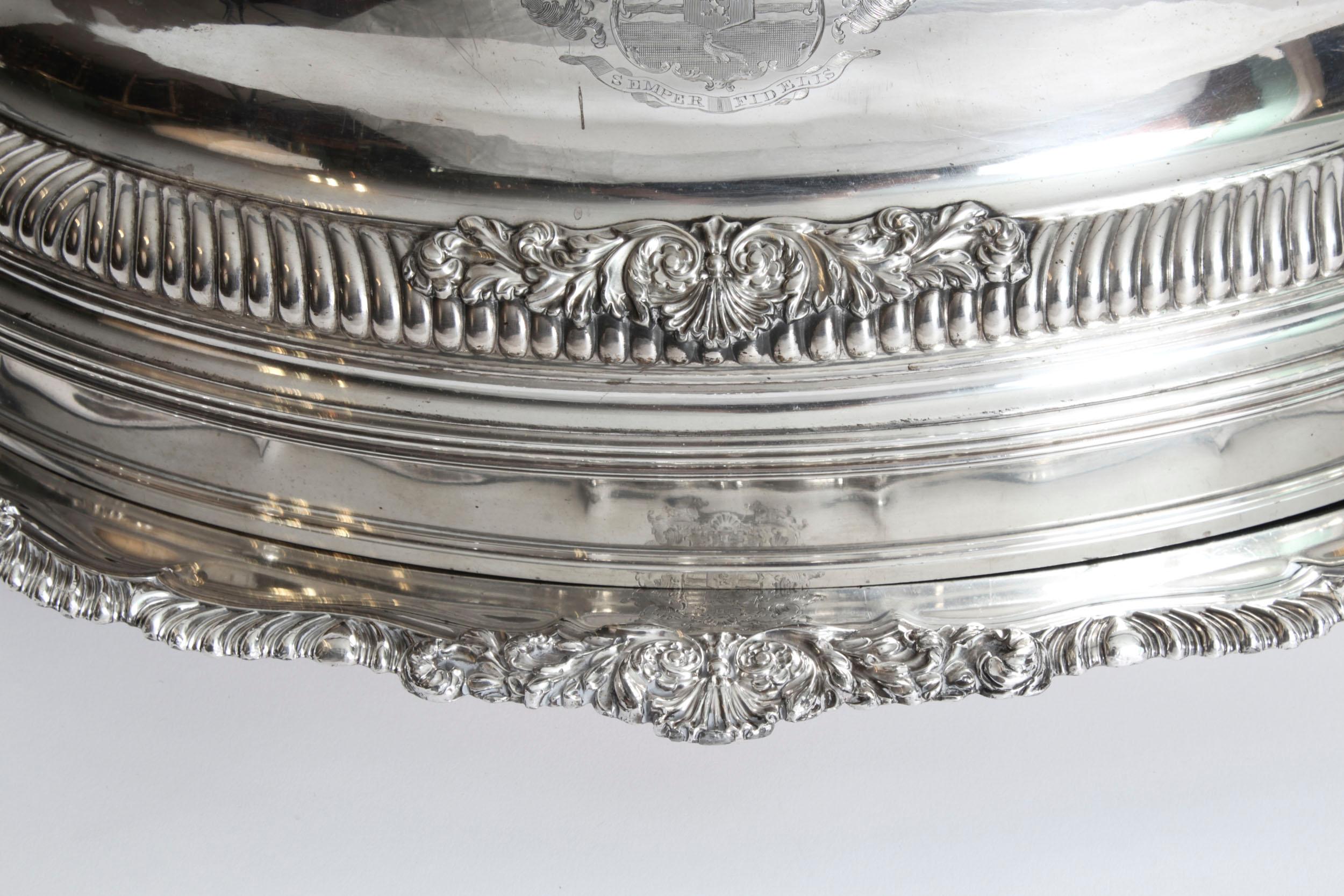 Antike alte Sheffield Platte Oval Rindfleisch Hirsch Terrine & gewölbte Abdeckung C 1810 (Versilberung) im Angebot