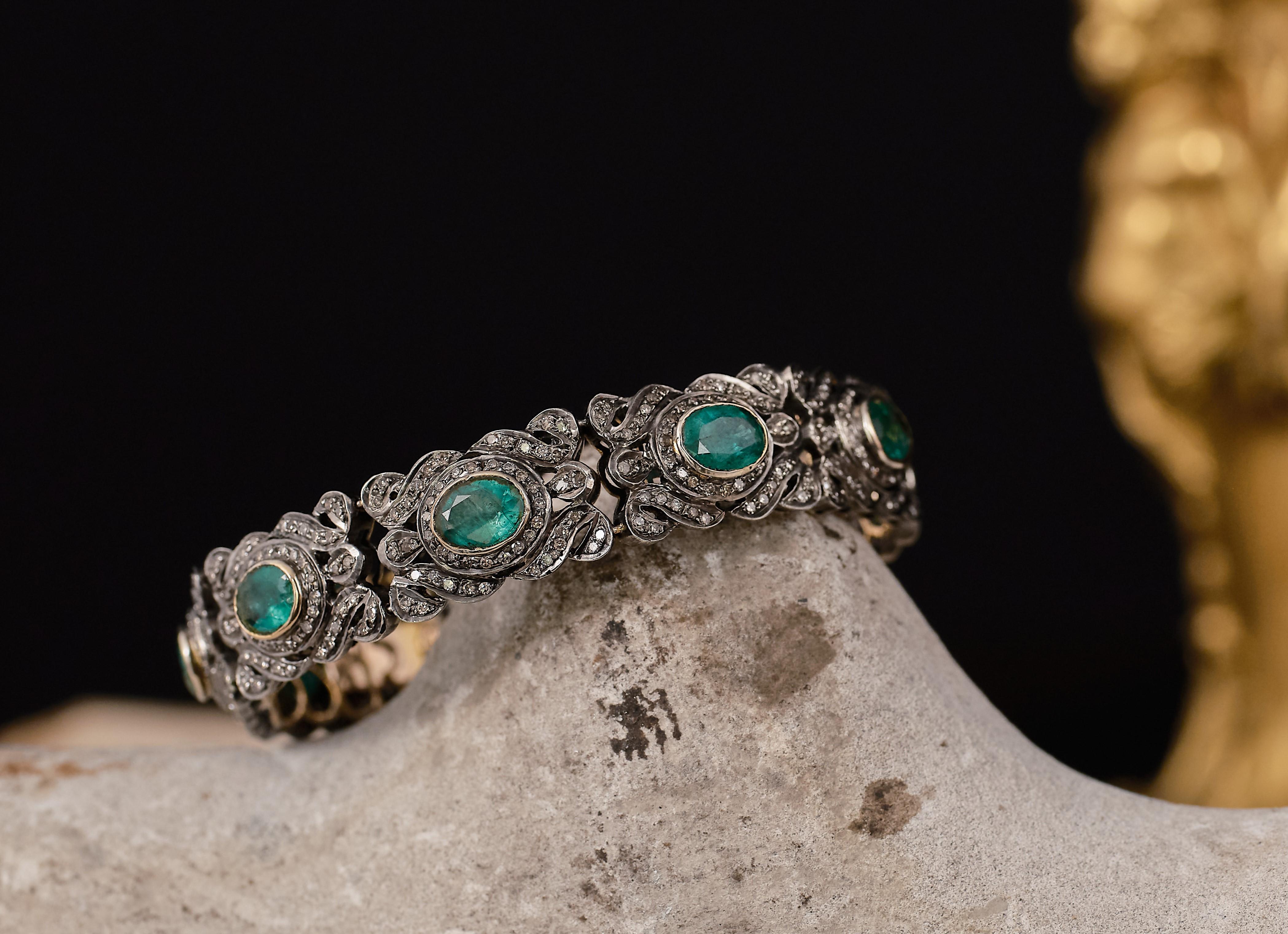 Antique old world belle époque emerald and diamond bracelet For Sale 2