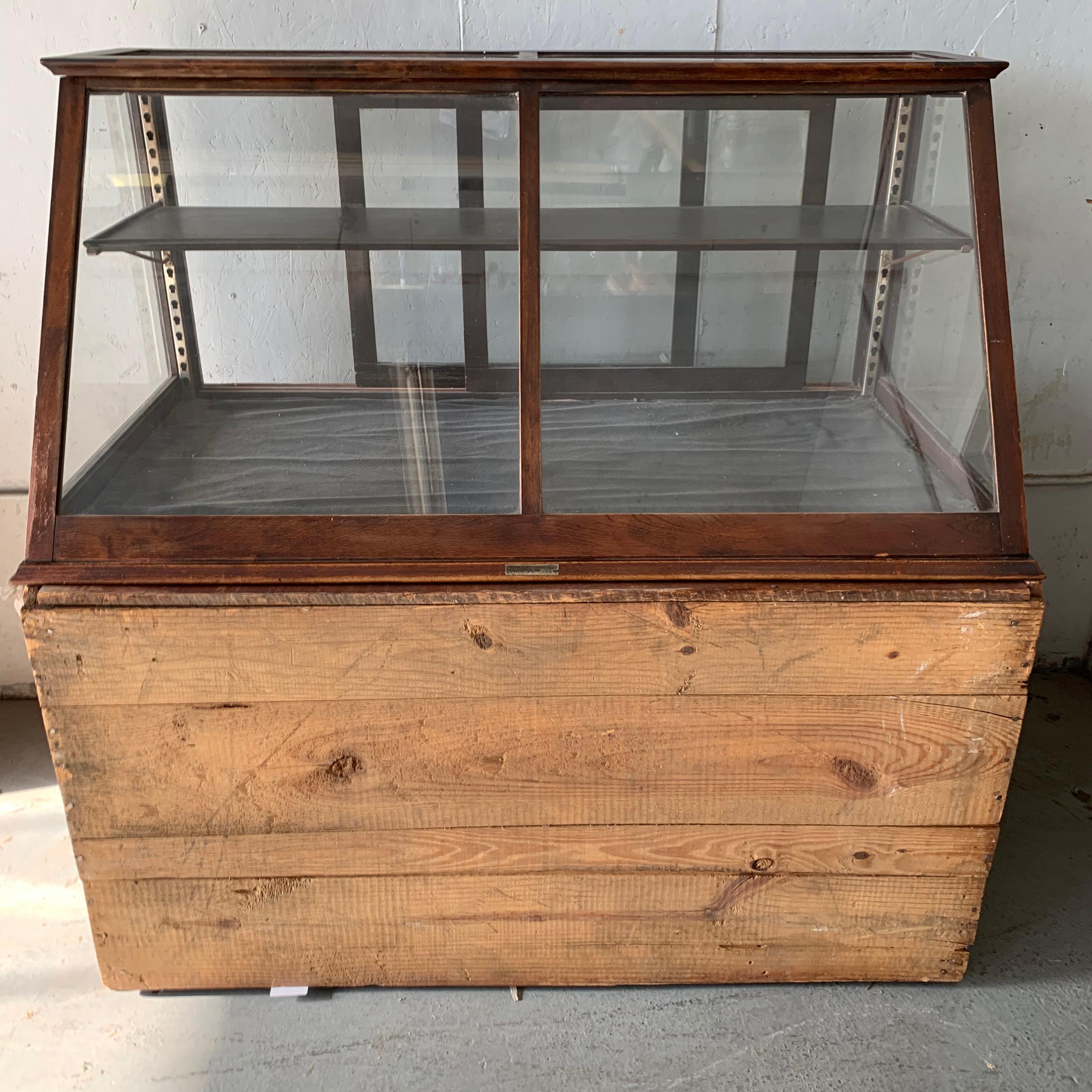 Antique One-Tier Wooden Tabletop Store Display Cabinet By Waddell Company, Ohio 7