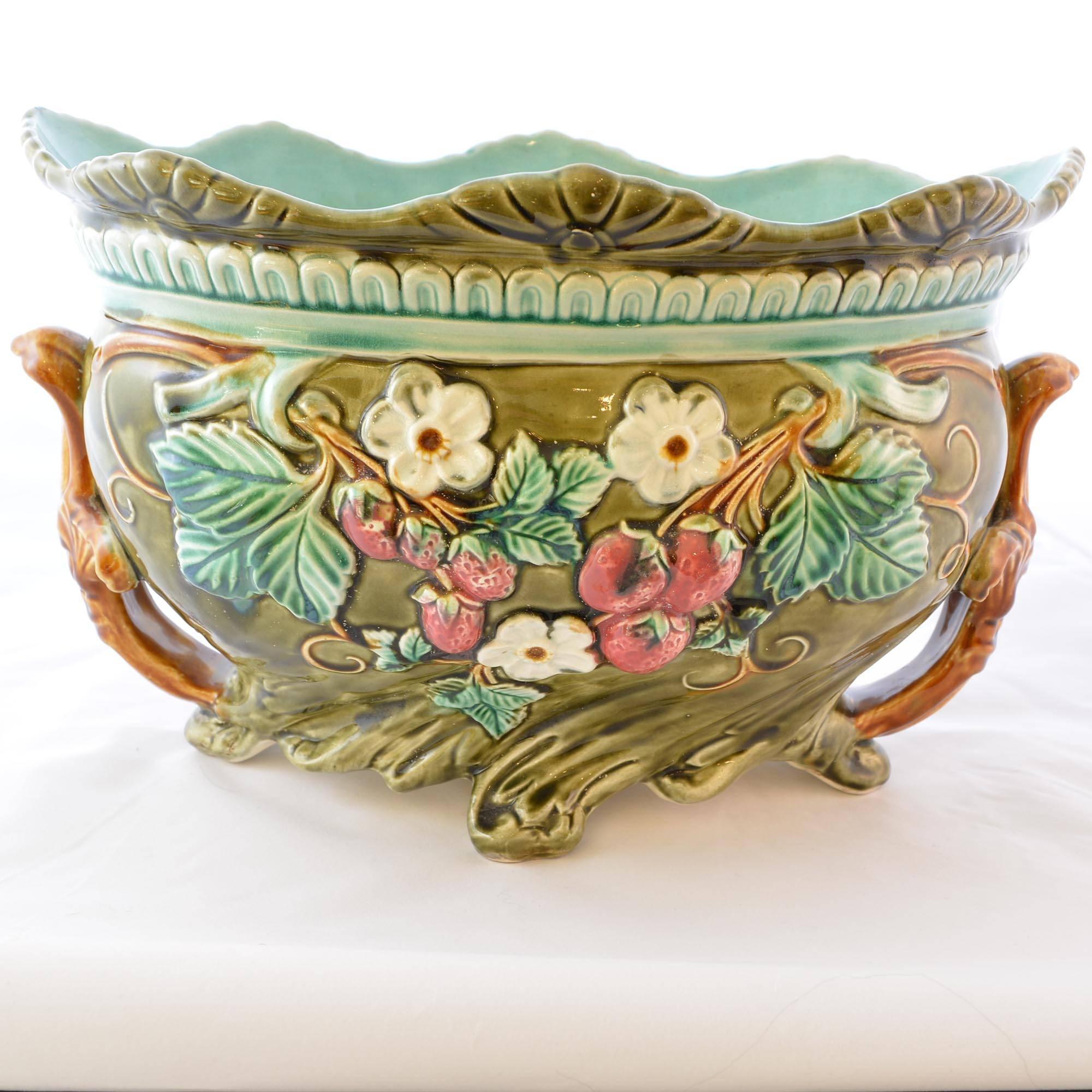 Antique Onnaing Majolica Jardiniere Urn with Strawberry Accents In Good Condition In Pataskala, OH