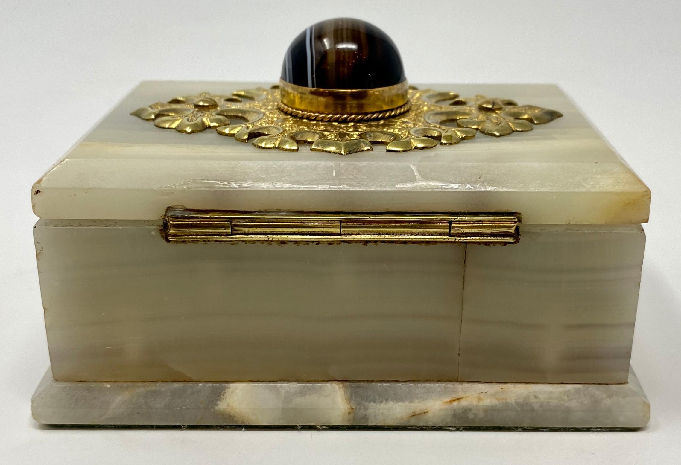 Antique Onyx and Bronze D'Ore Jewel Box Mounted with Banded Agate, circa 1890s 2