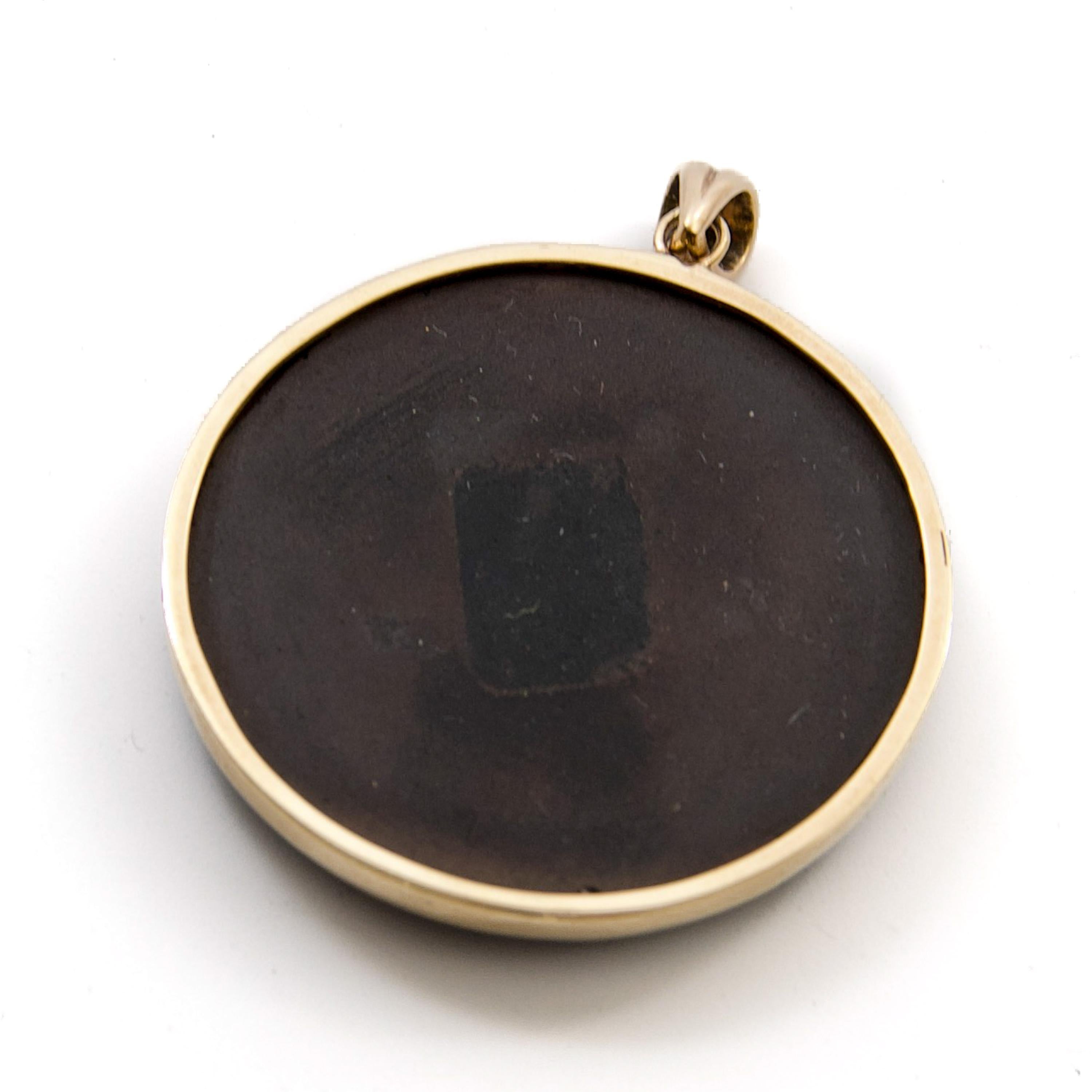 Antique Onyx and Micro Mosaic Birds Round Pendant, Rome 19th Century For Sale 2
