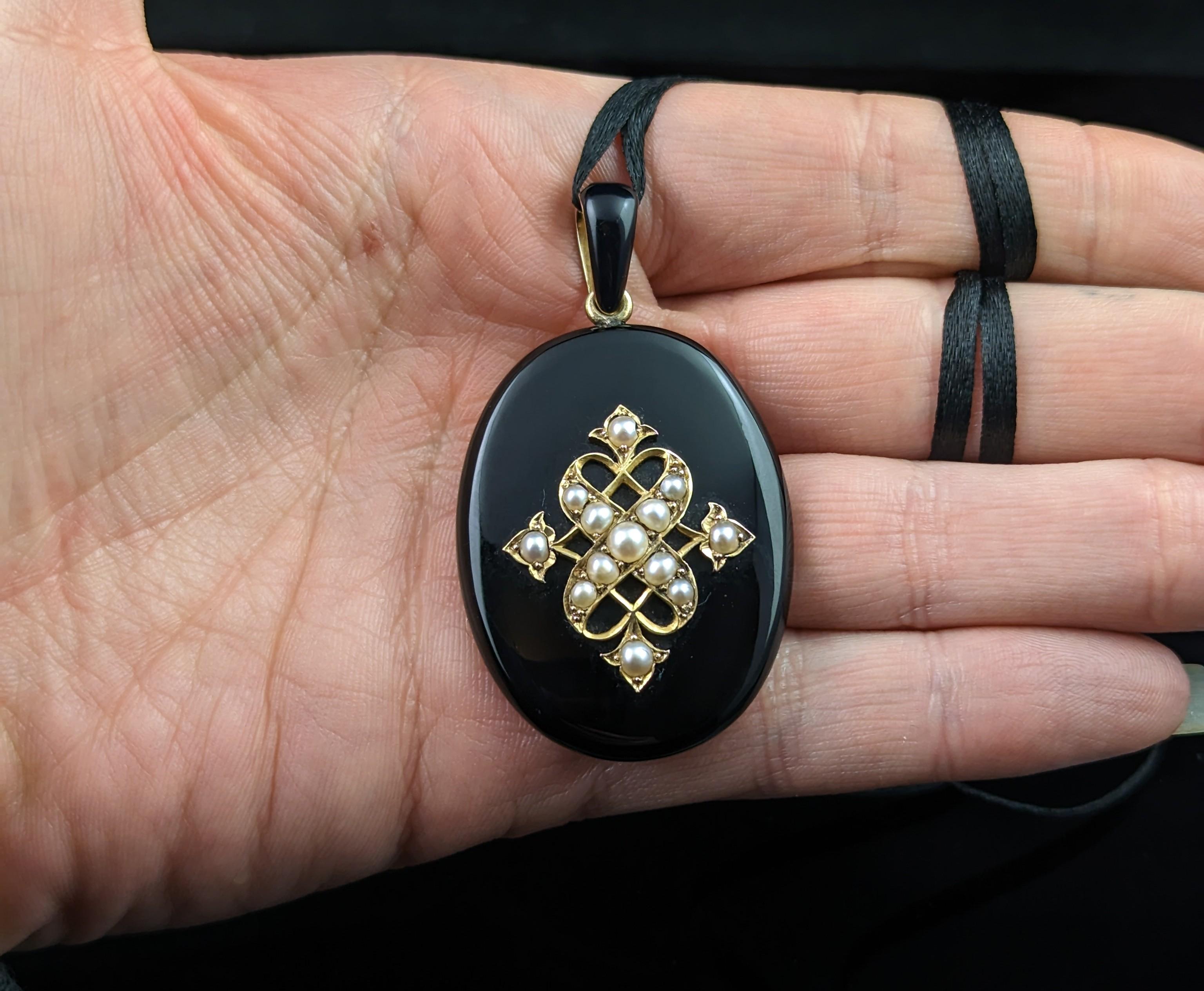 Antique Onyx and Pearl Mourning Locket, Victorian Pendant, 9k Gold 3