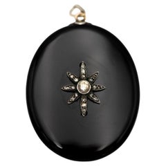 Antique onyx medallion locket with diamonds, the Netherlands, late 19th century