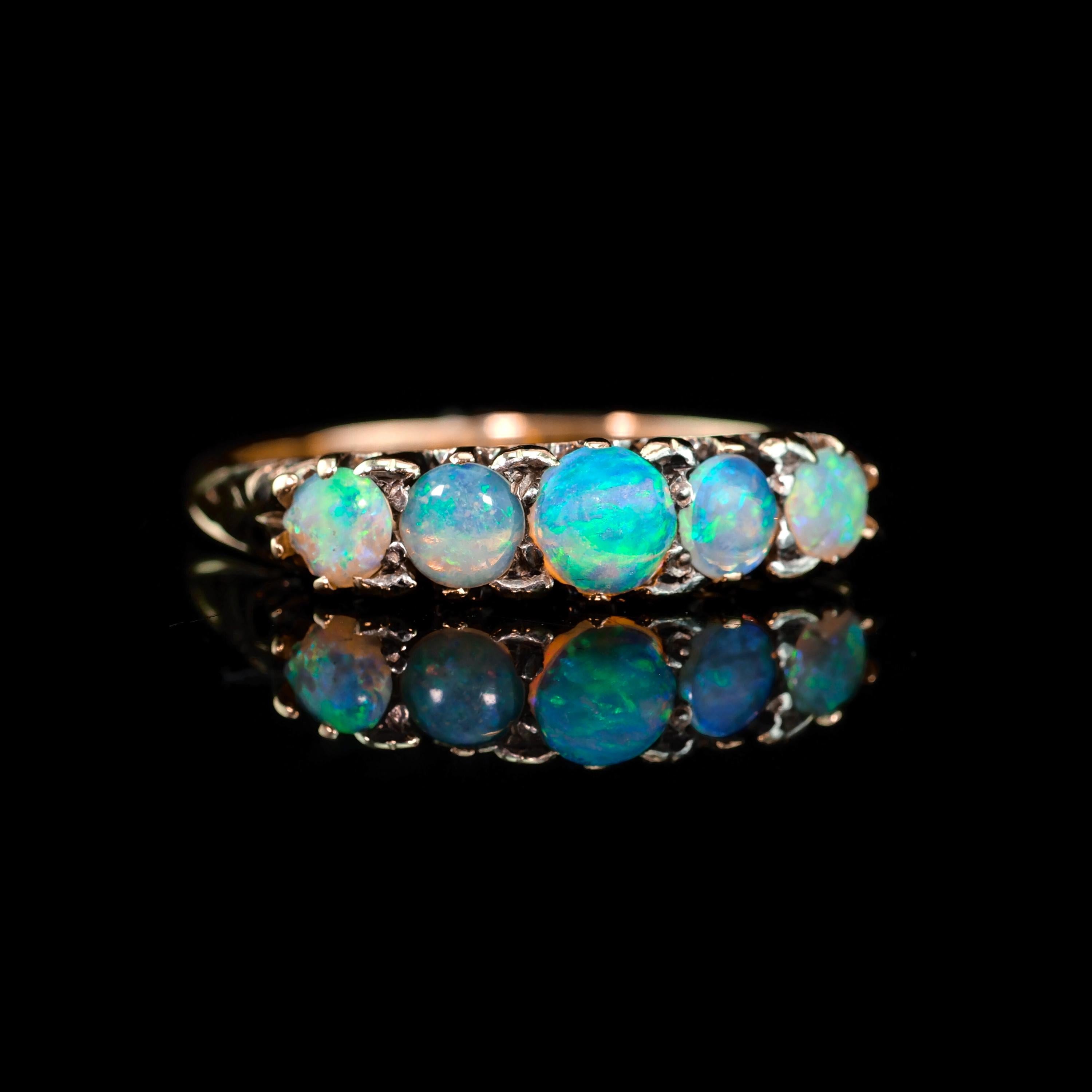 Antique Opal 14K Gold Ring with 5 Cabochons & Fleur-de-lis - Victorian c.1890 In Good Condition In London, GB