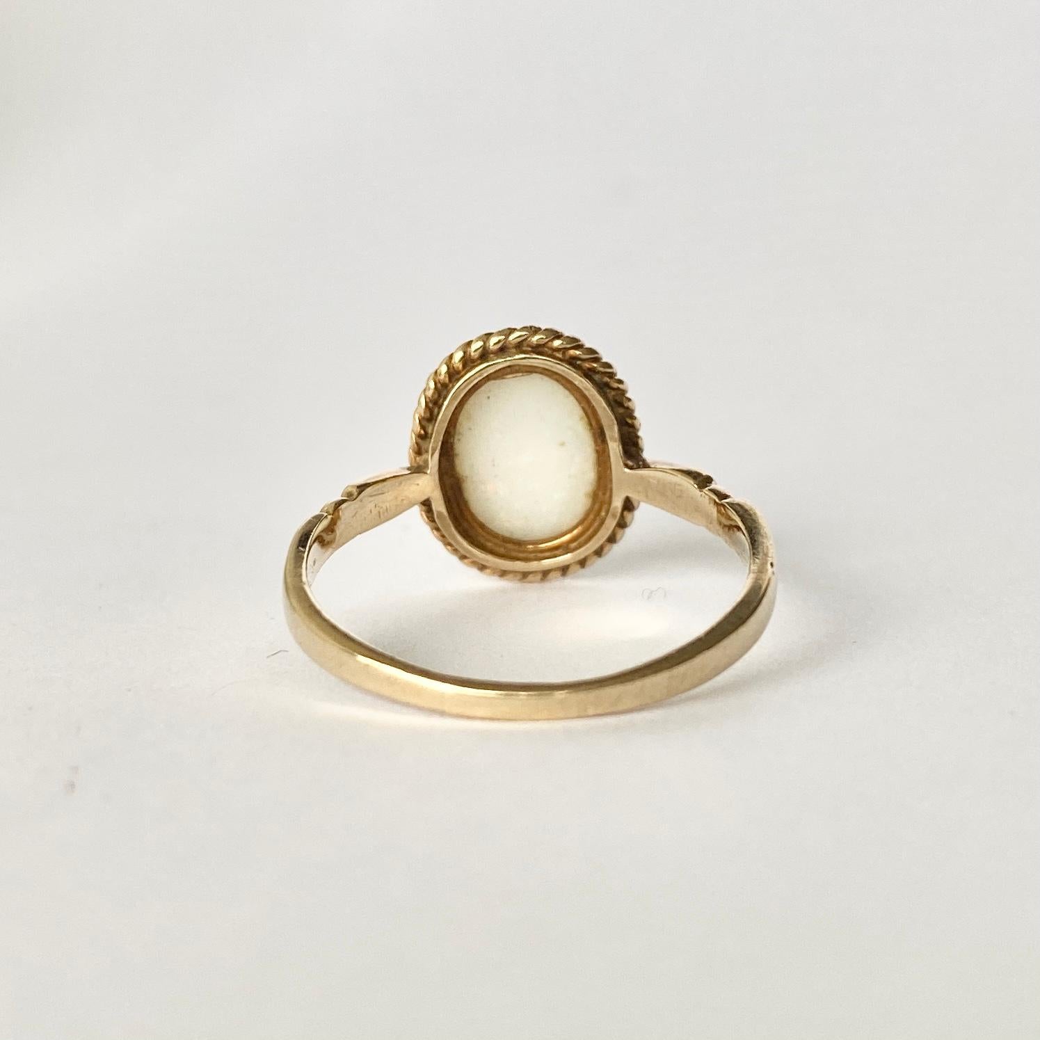 9 carat opal ring