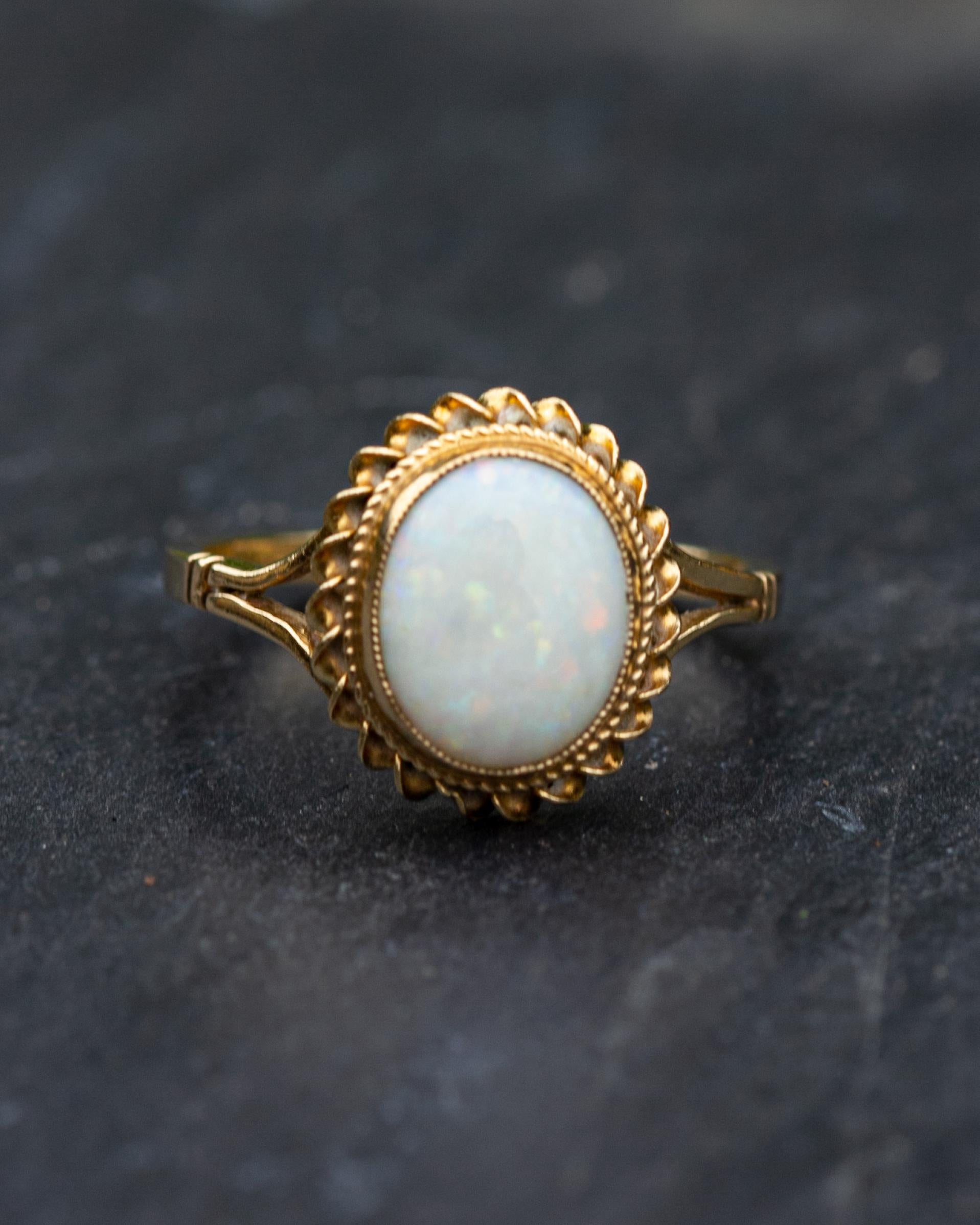Antique Opal and 9 Carat Gold Ring In Good Condition In Chipping Campden, GB