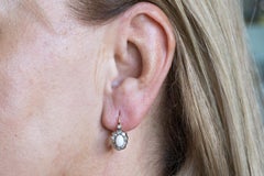 Boucles d'oreilles anciennes en opale et diamants, Autriche-Hongrie, début du XXe siècle.