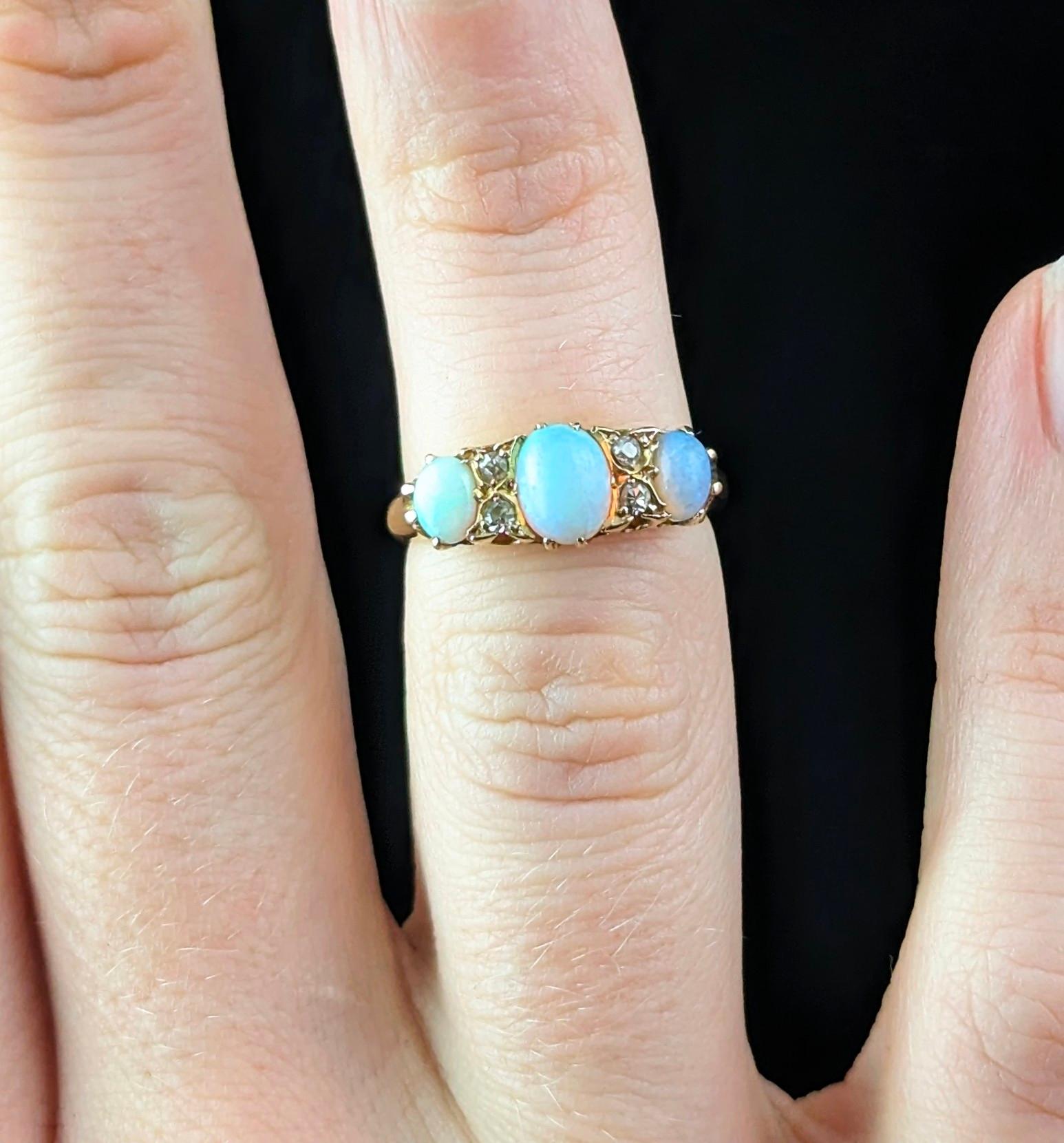 Antique Opal and Diamond ring, 18ct gold, Edwardian  In Fair Condition In NEWARK, GB