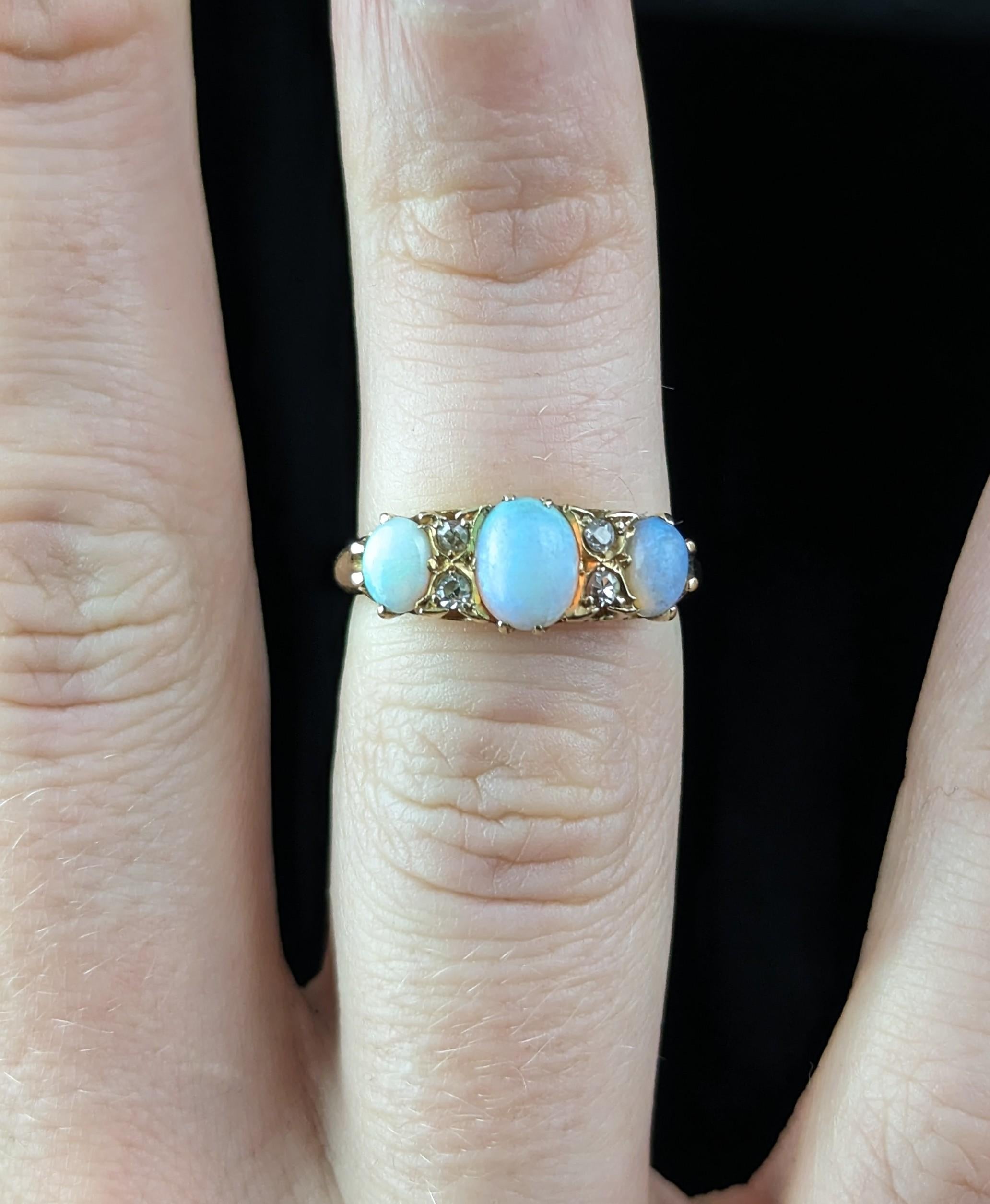 Women's Antique Opal and Diamond ring, 18ct gold, Edwardian 