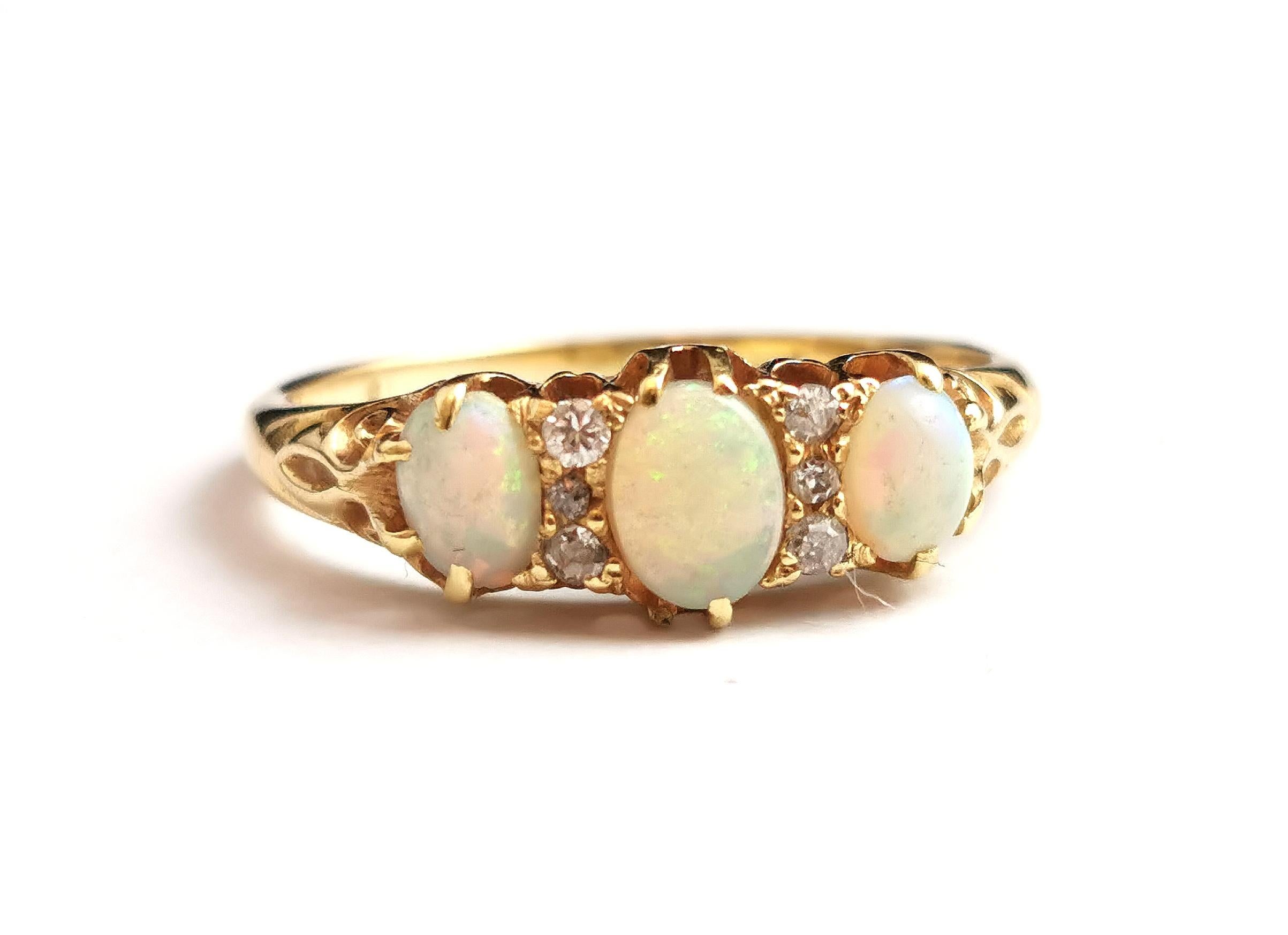Antique Opal and Diamond ring, 18k yellow gold, Edwardian  7