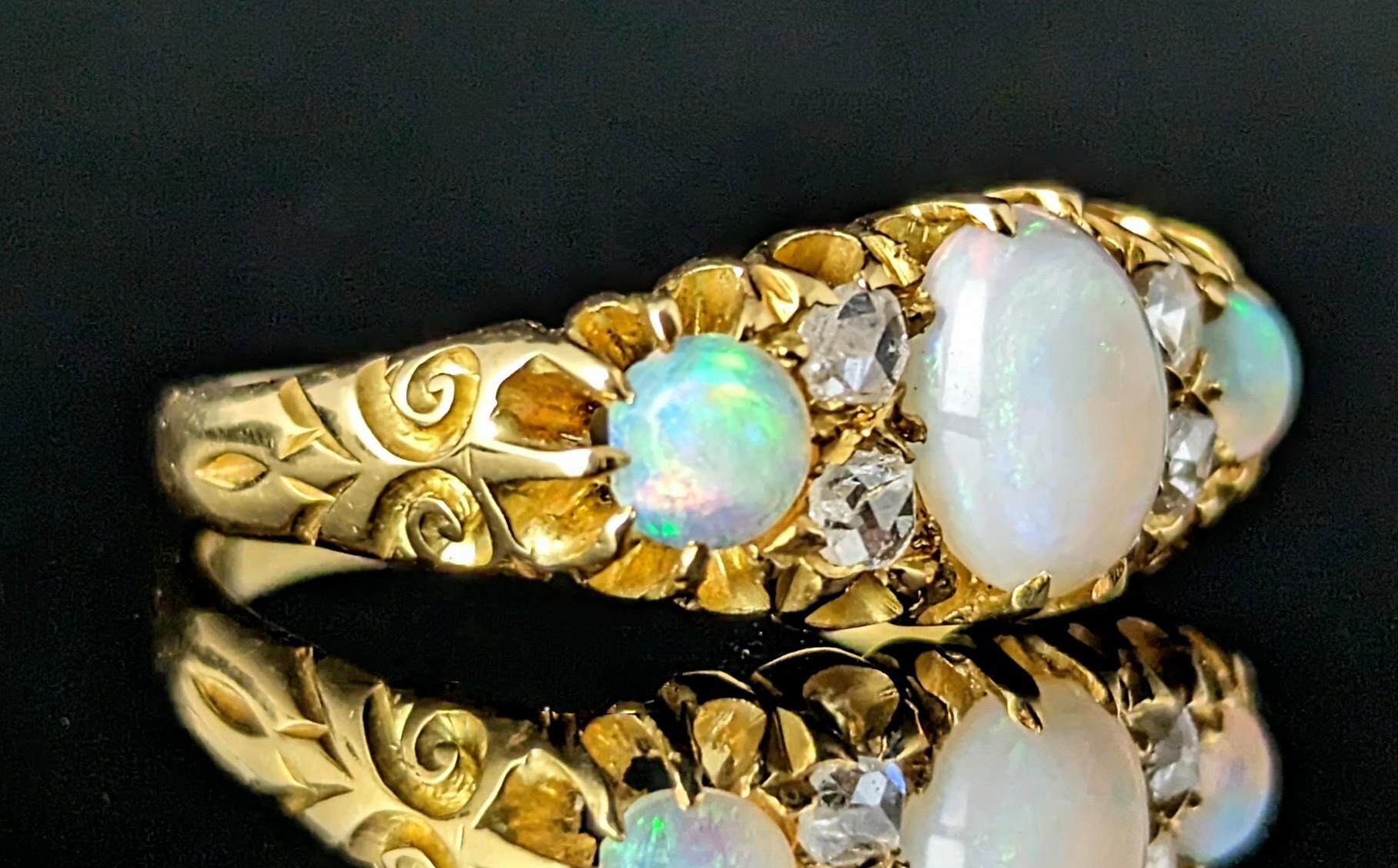 Antique Opal and Diamond ring, 18k yellow gold, Edwardian  For Sale 1