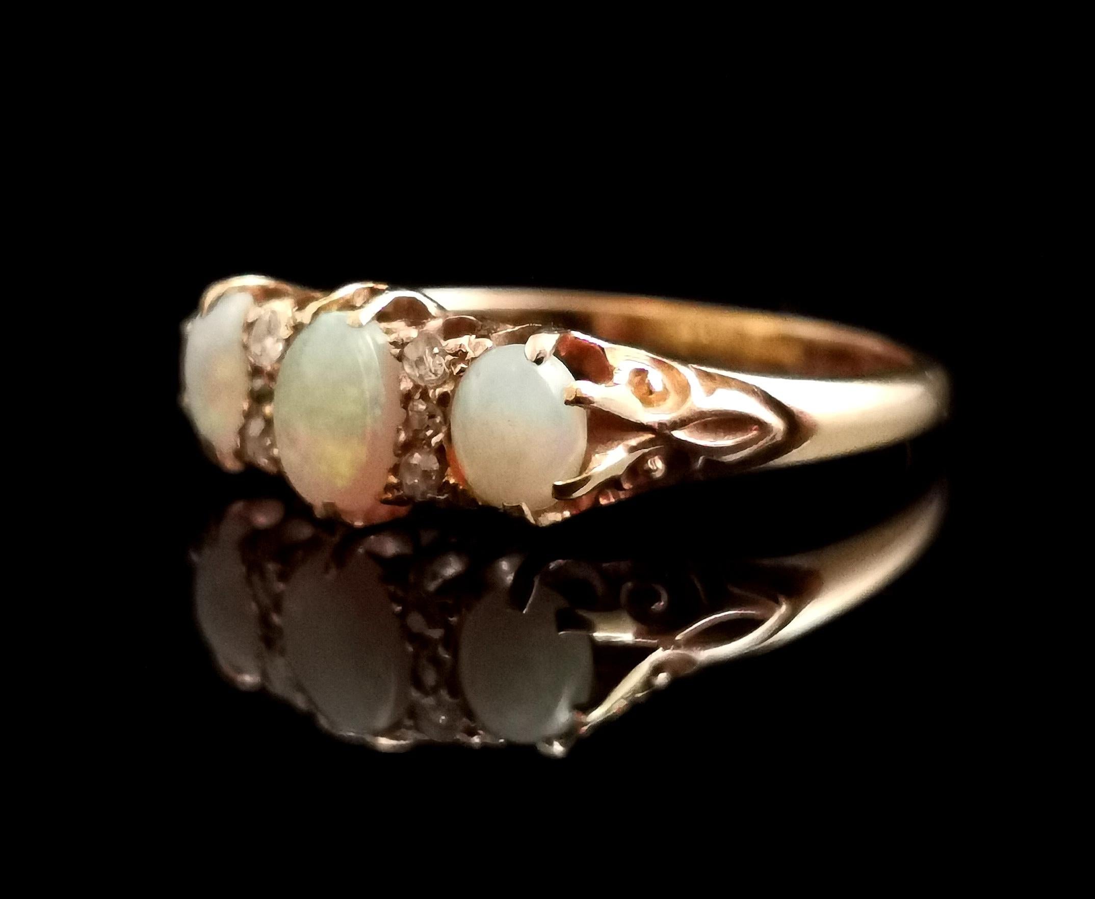 Antique Opal and Diamond ring, 18k yellow gold, Edwardian  3