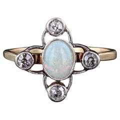 Bague ancienne en or 14 carats avec opale et diamants