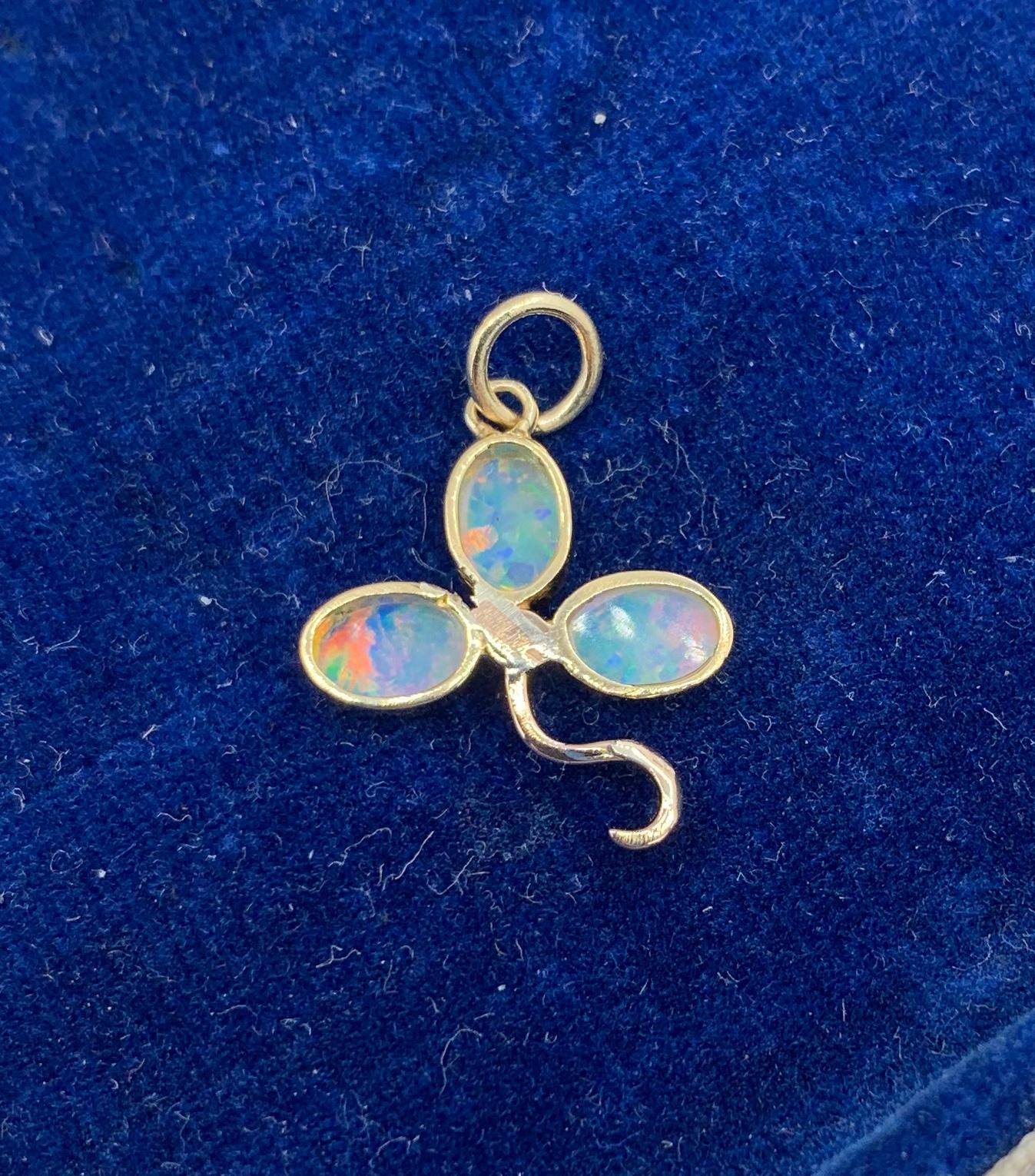 Women's Antique Opal Clover Flower Pendant Charm Gold Victorian Edwardian For Sale