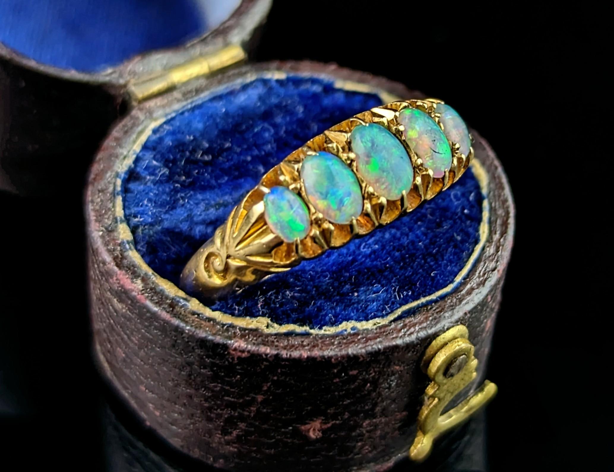 Antique Opal five stone ring, 18k yellow gold  5
