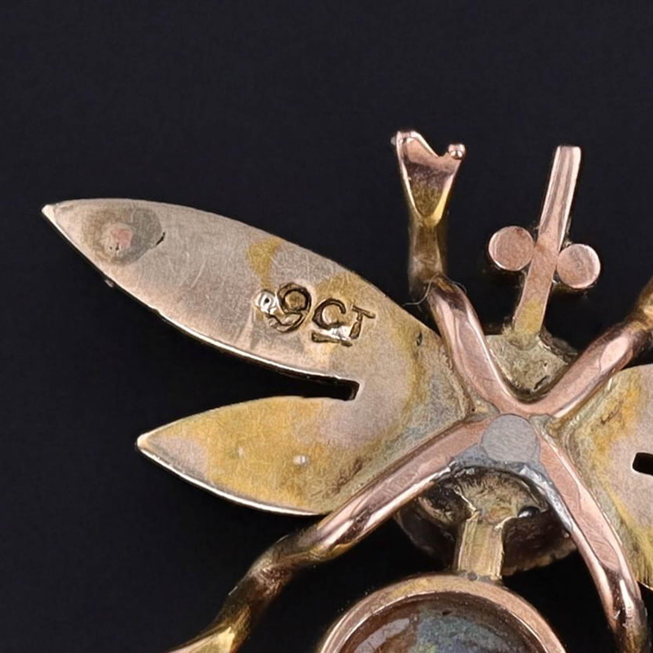 Antiguo amuleto de oro de 10 quilates para convertir un insecto en ópalo Corte redondo en venta