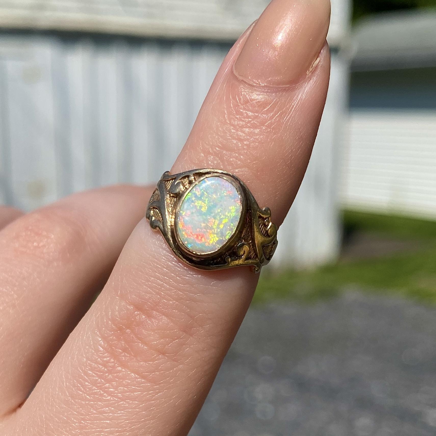 Bague ancienne en or 10k avec opale Pour femmes en vente