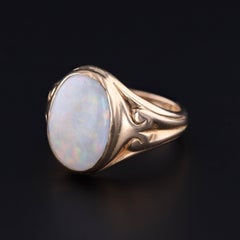 Antique Opal Ring of 14k Gold
