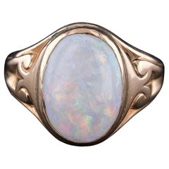Antique Opal Ring of 14k Gold