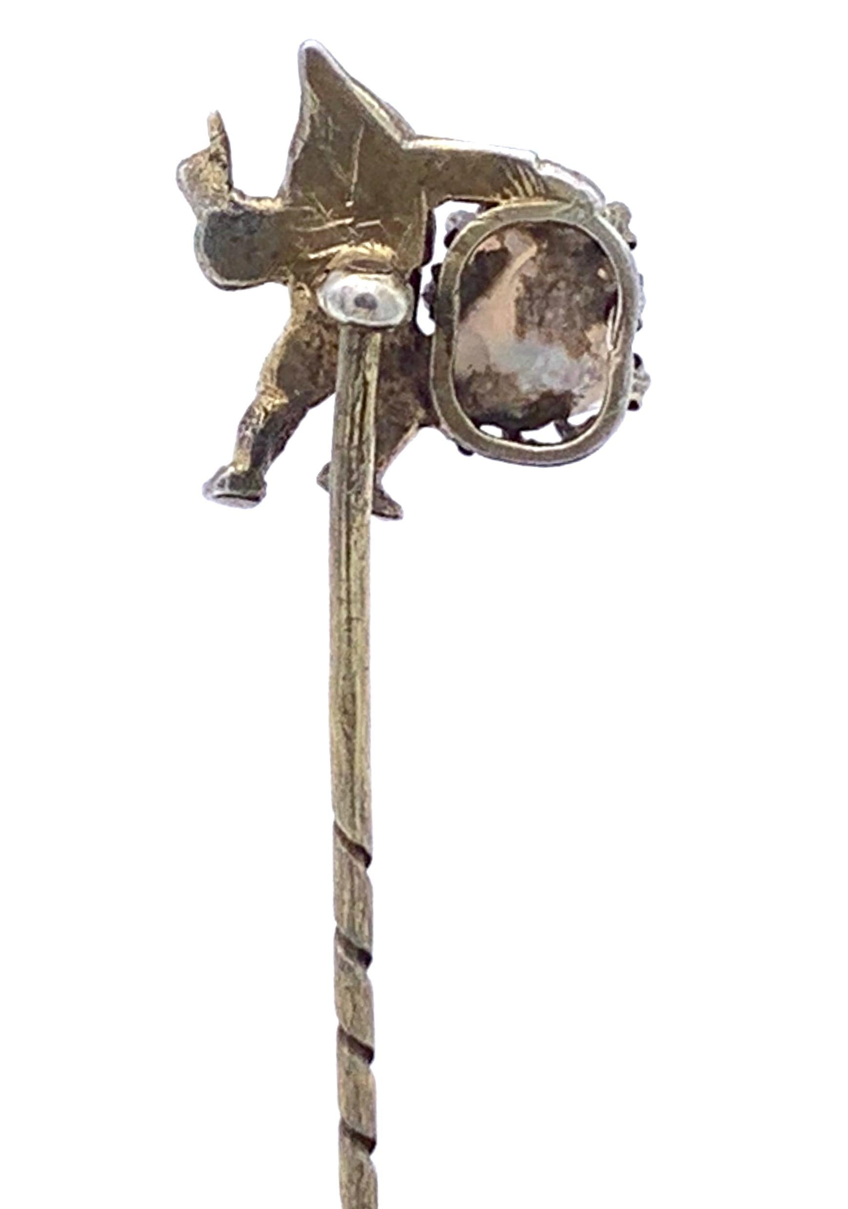 Antike Opal-Silber-Stickerei-Krawattennadel eines Gnome im Zustand „Gut“ im Angebot in Munich, Bavaria