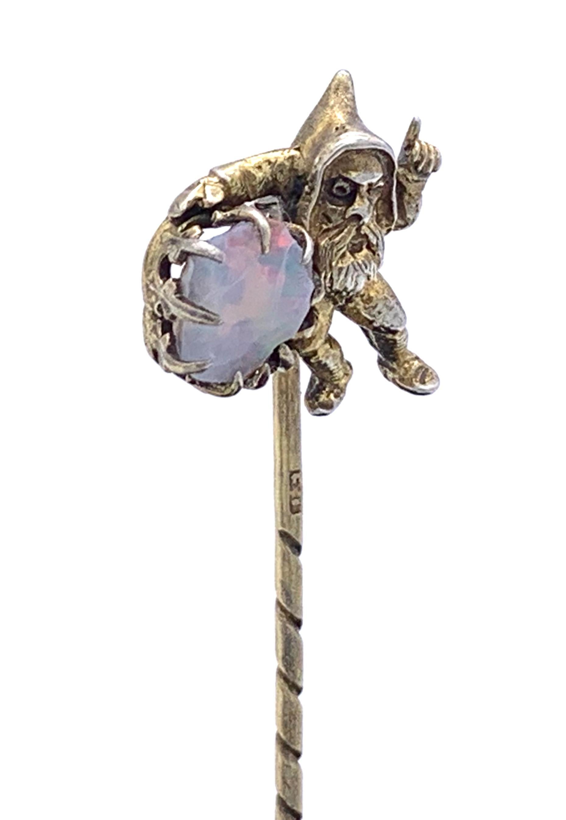 Antike Opal-Silber-Stickerei-Krawattennadel eines Gnome im Angebot 1