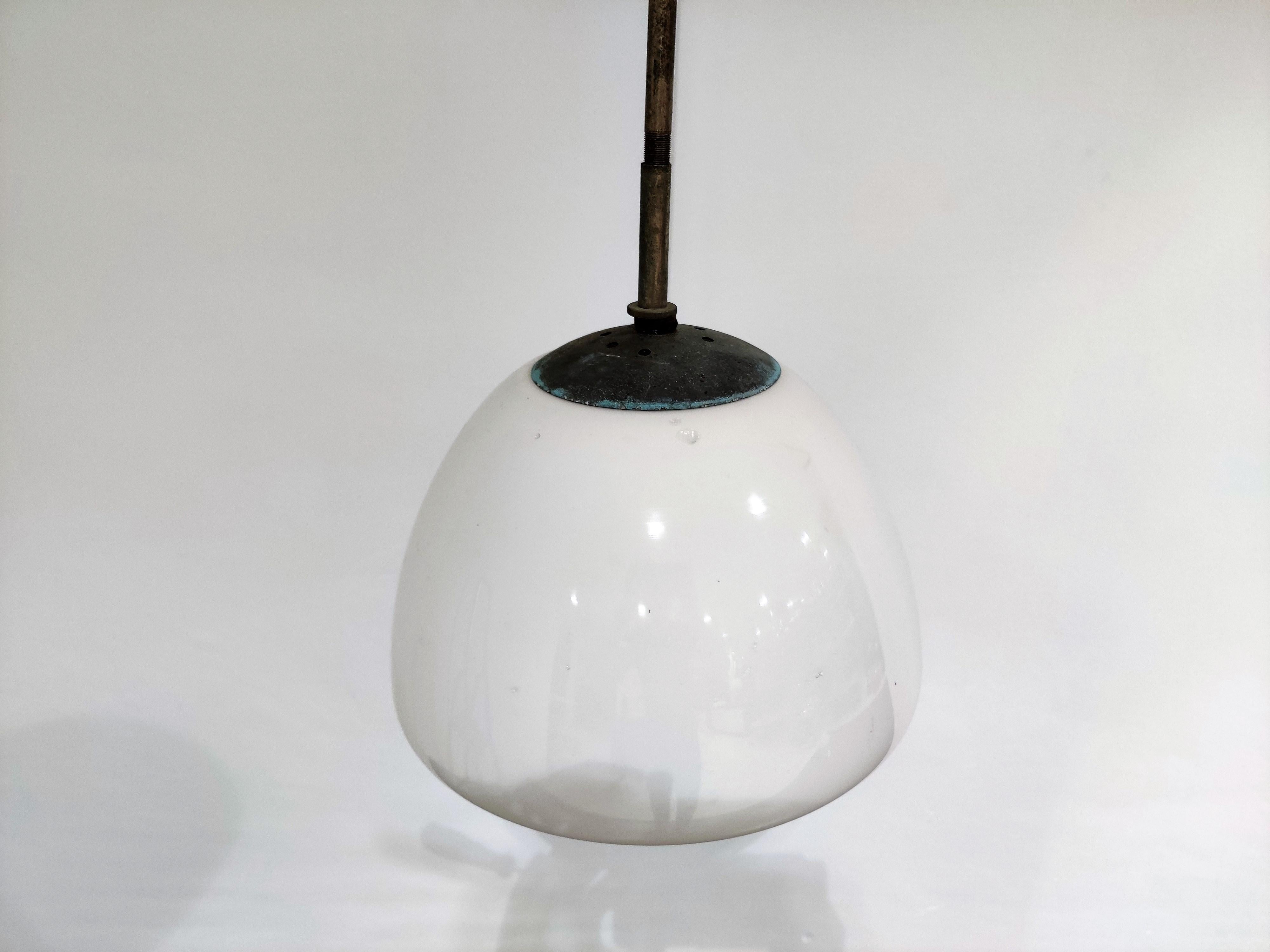 Lampe pendante ancienne en opaline:: années 1930 en vente 1