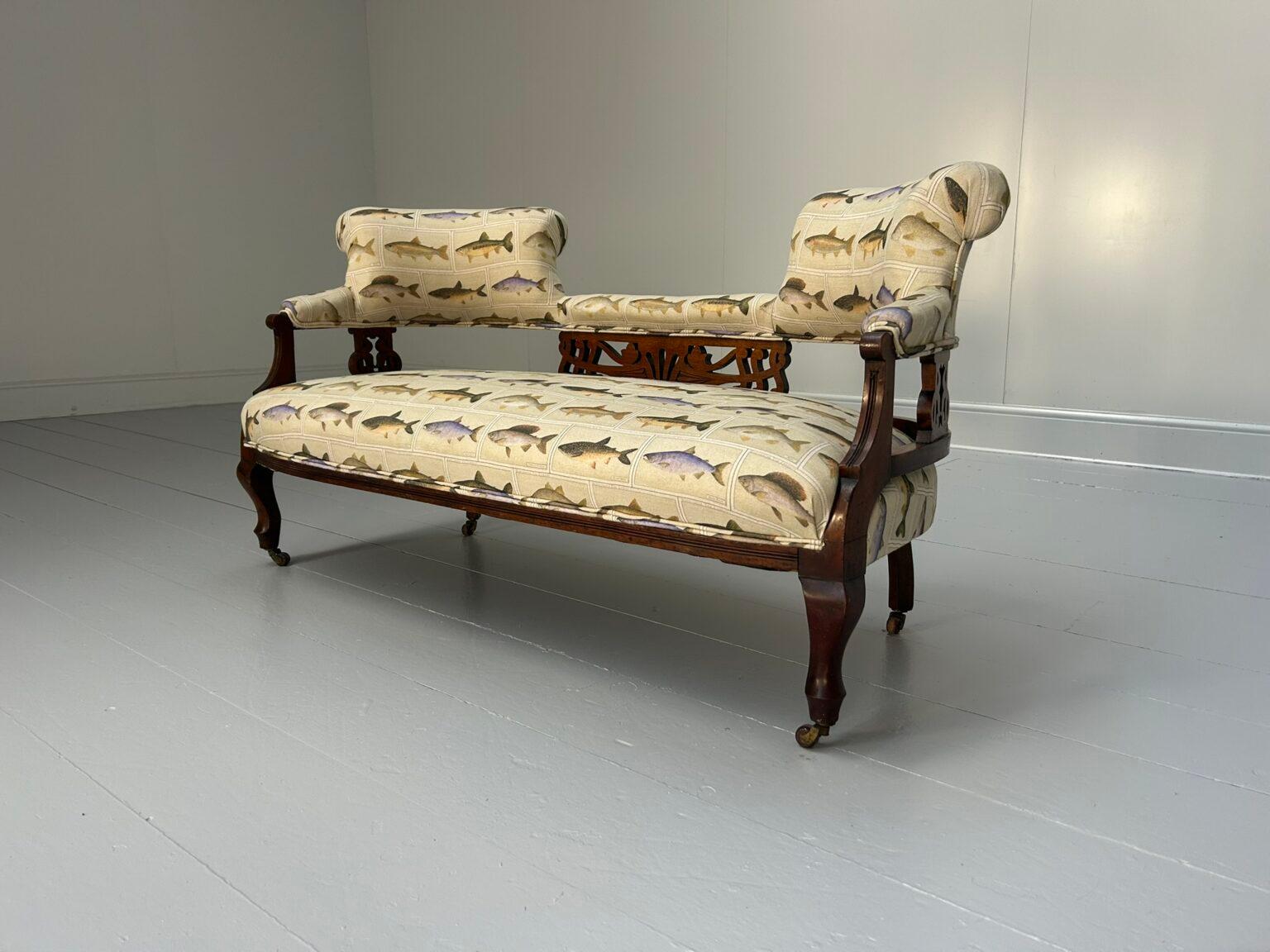 Antique “Open Back” 2-Seat Sofa – In Fish Print Linen In Good Condition For Sale In Barrowford, GB