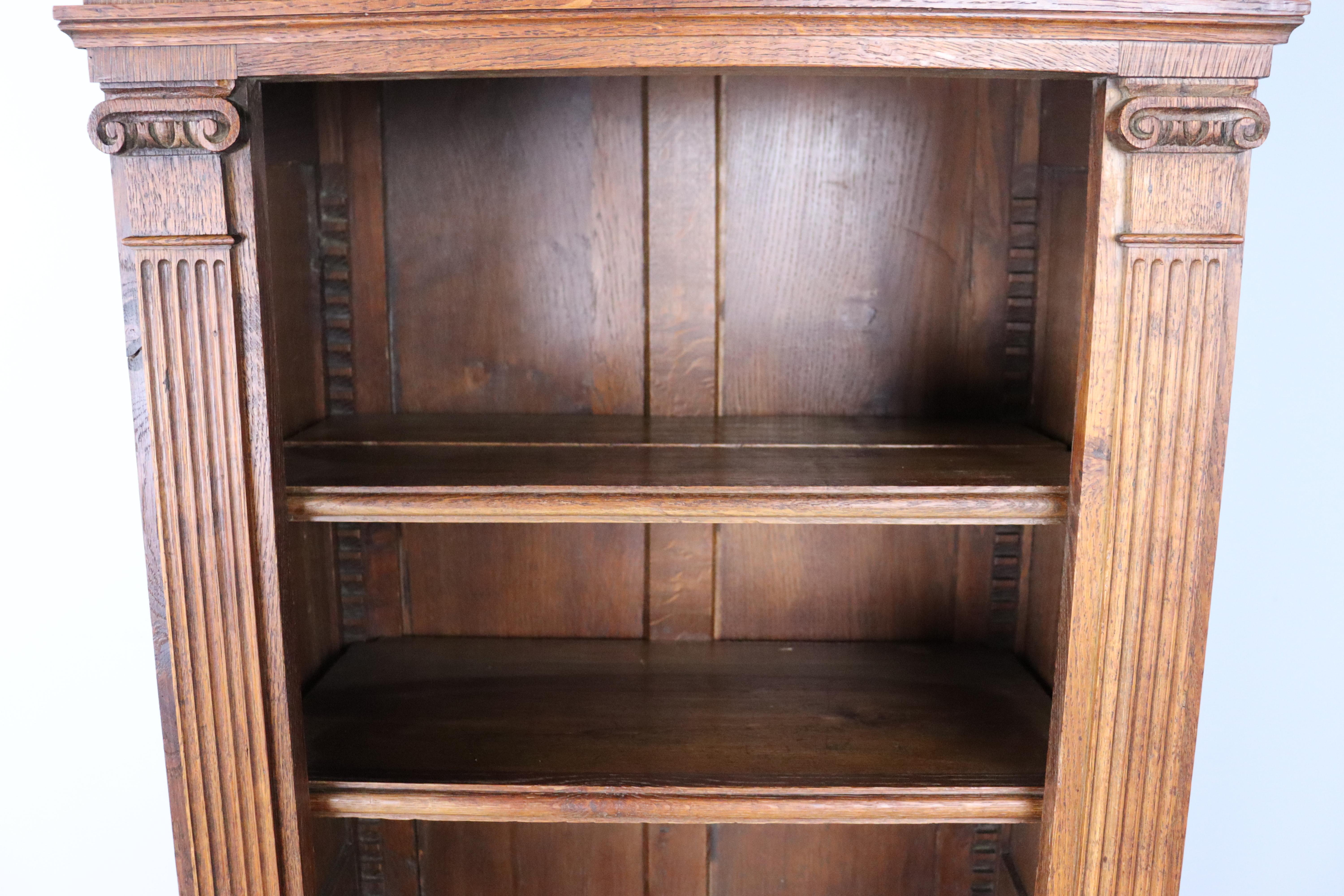 Antique Open Bookcase in Oak For Sale 2