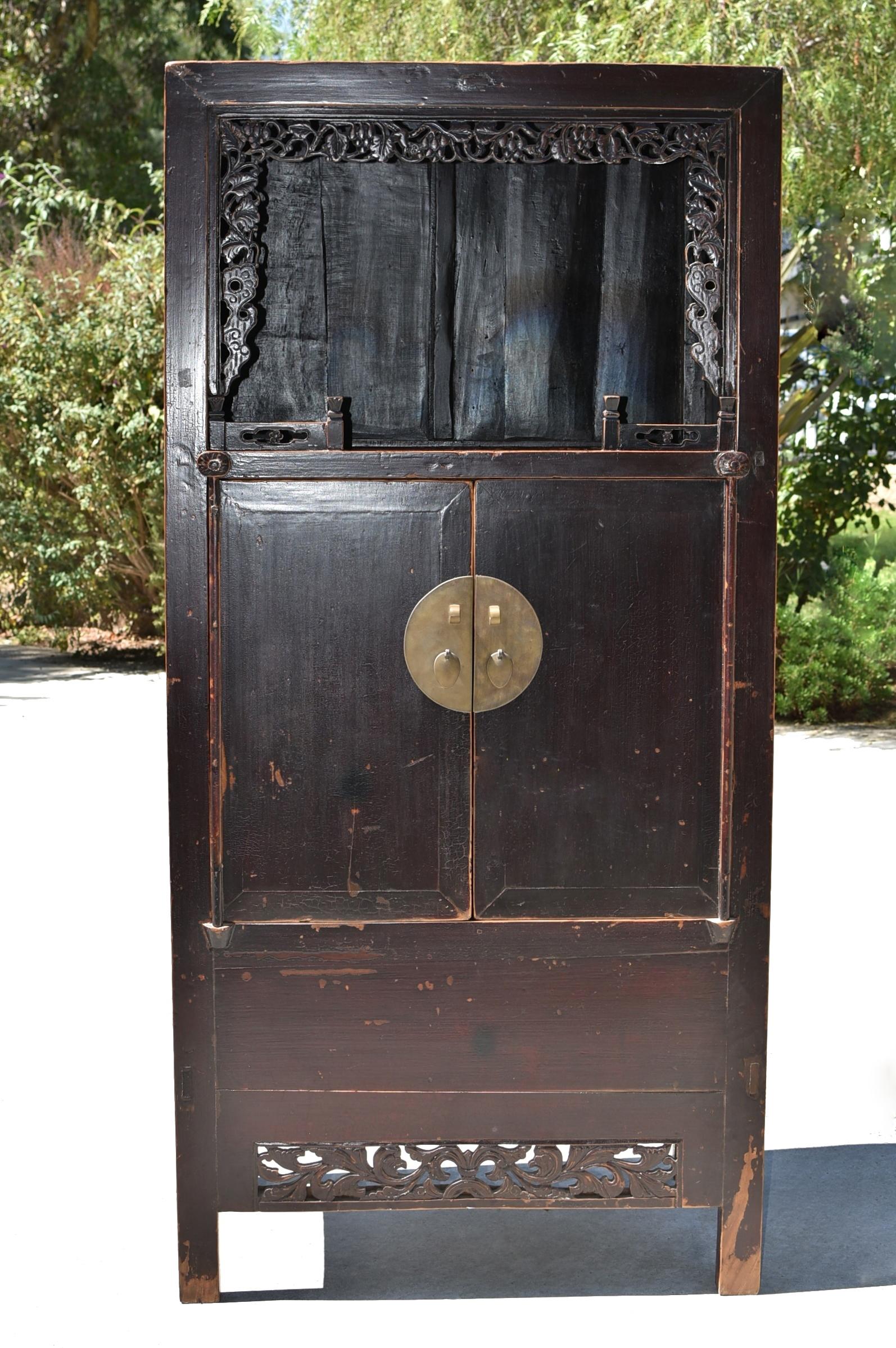 Hand-Carved Chinese Antique Scholar's Cabinet with Carved Grapevine For Sale