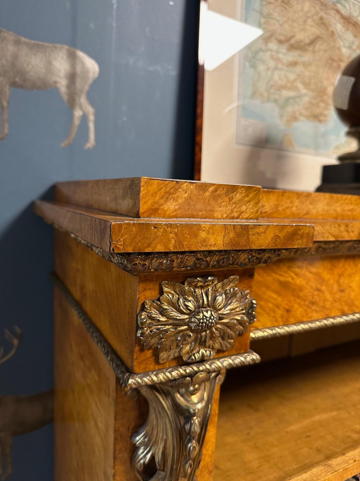 Noyer Bibliothèque victorienne ouverte ancienne en vente