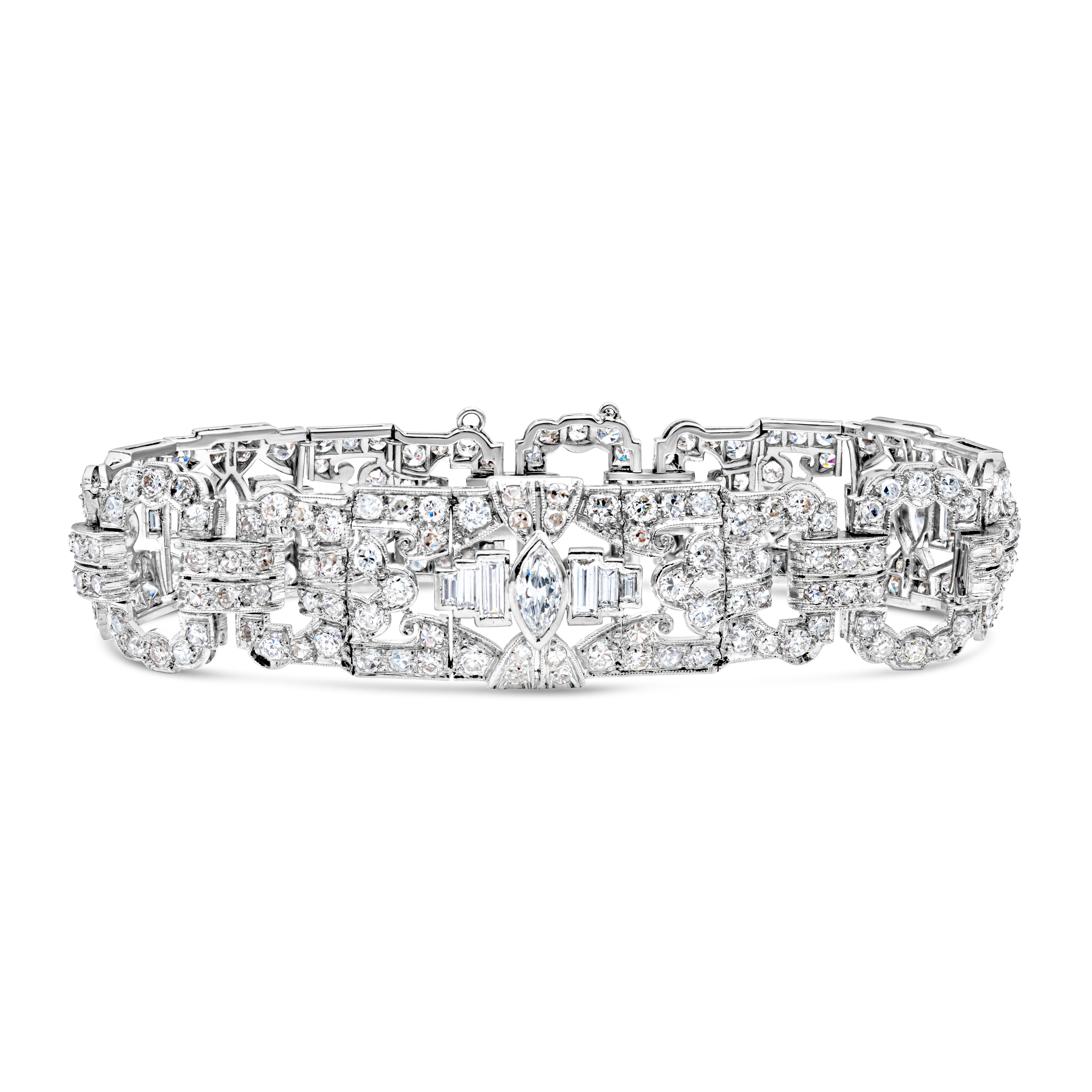 Un antico bracciale Art Deco con diamanti Fancy Cut e Round Cut per un peso totale di 14,30 carati, incastonati in un intricato disegno traforato. Finemente realizzato in platino e lungo 7 pollici.

