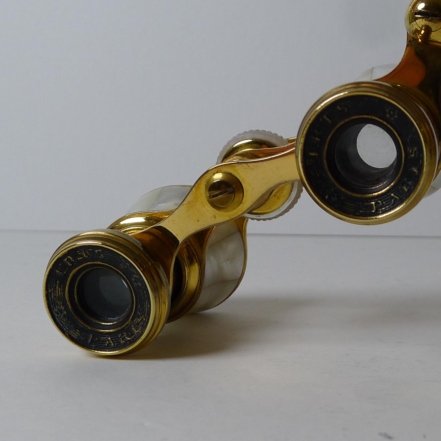 Antique Opera Glasses, Mother of Pearl C.1900, Signed, Iris, Paris In Good Condition In Bath, GB